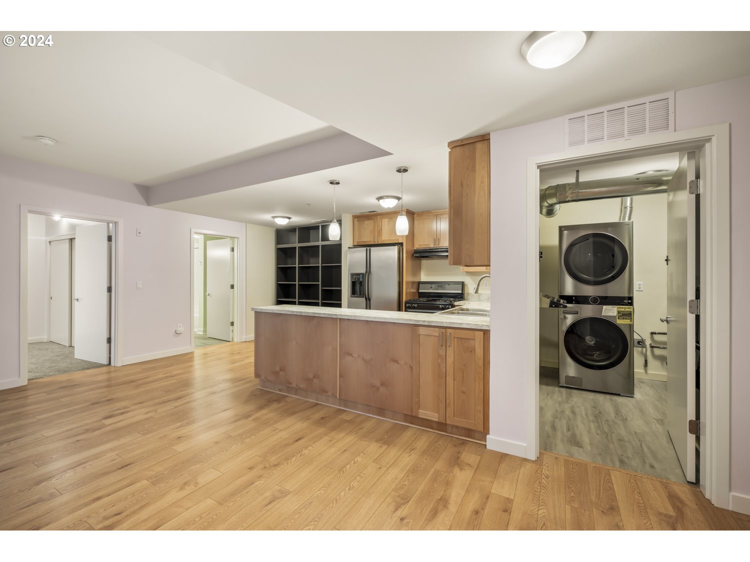 Photo #2: 24260549 Listing 