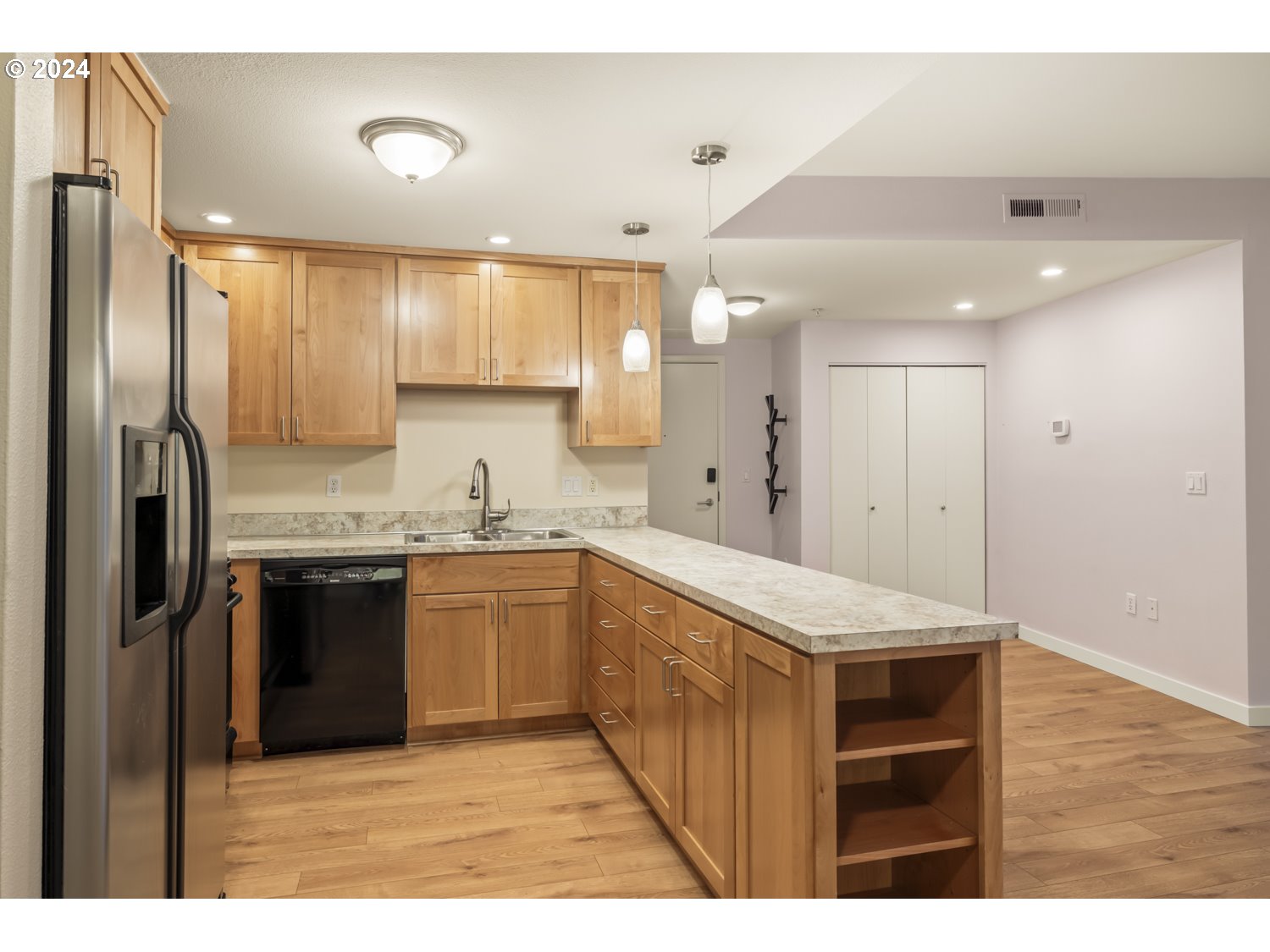 Photo #5: 24260549 Listing 