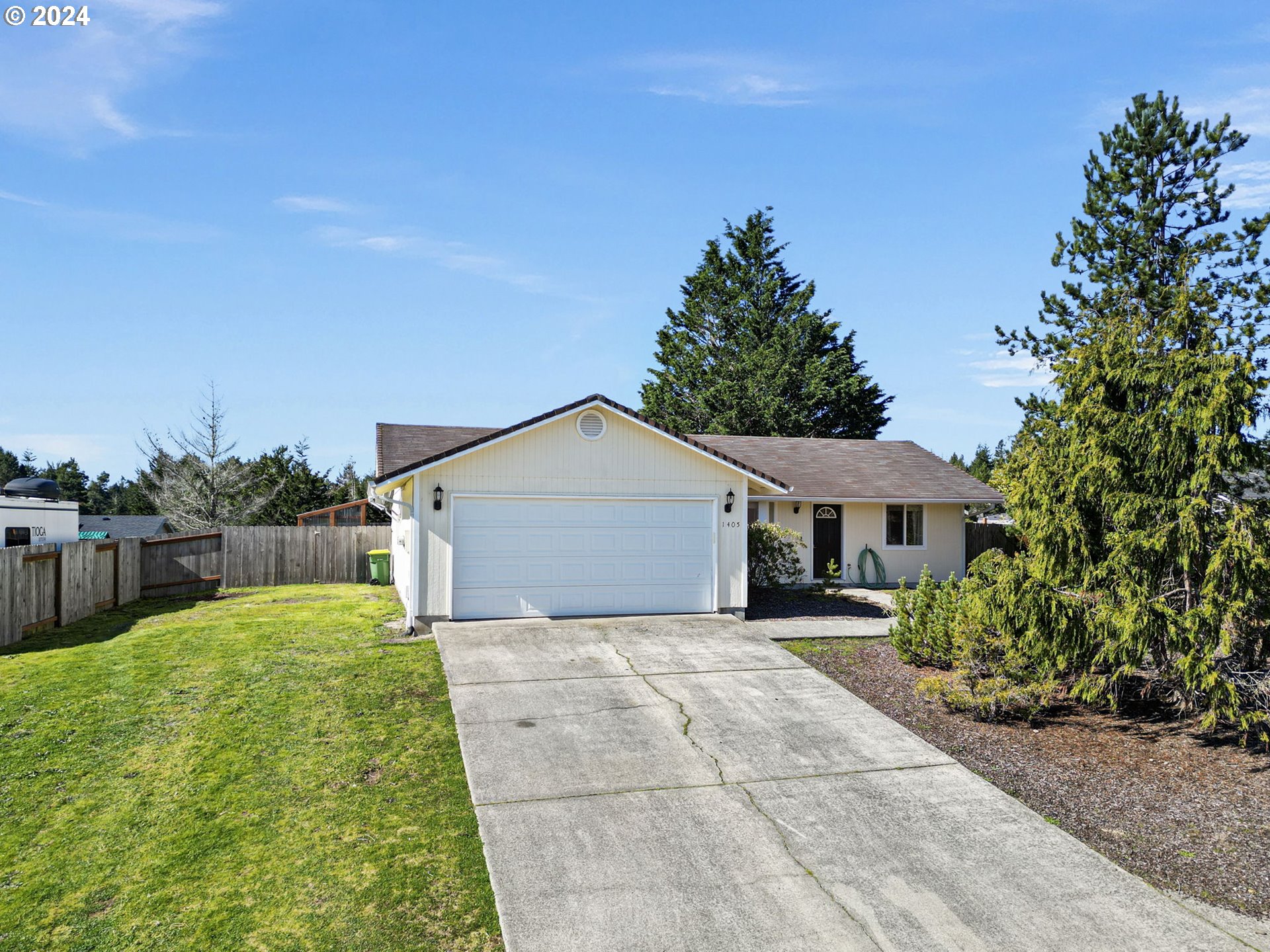 1405 YEW ST, Florence, OR 