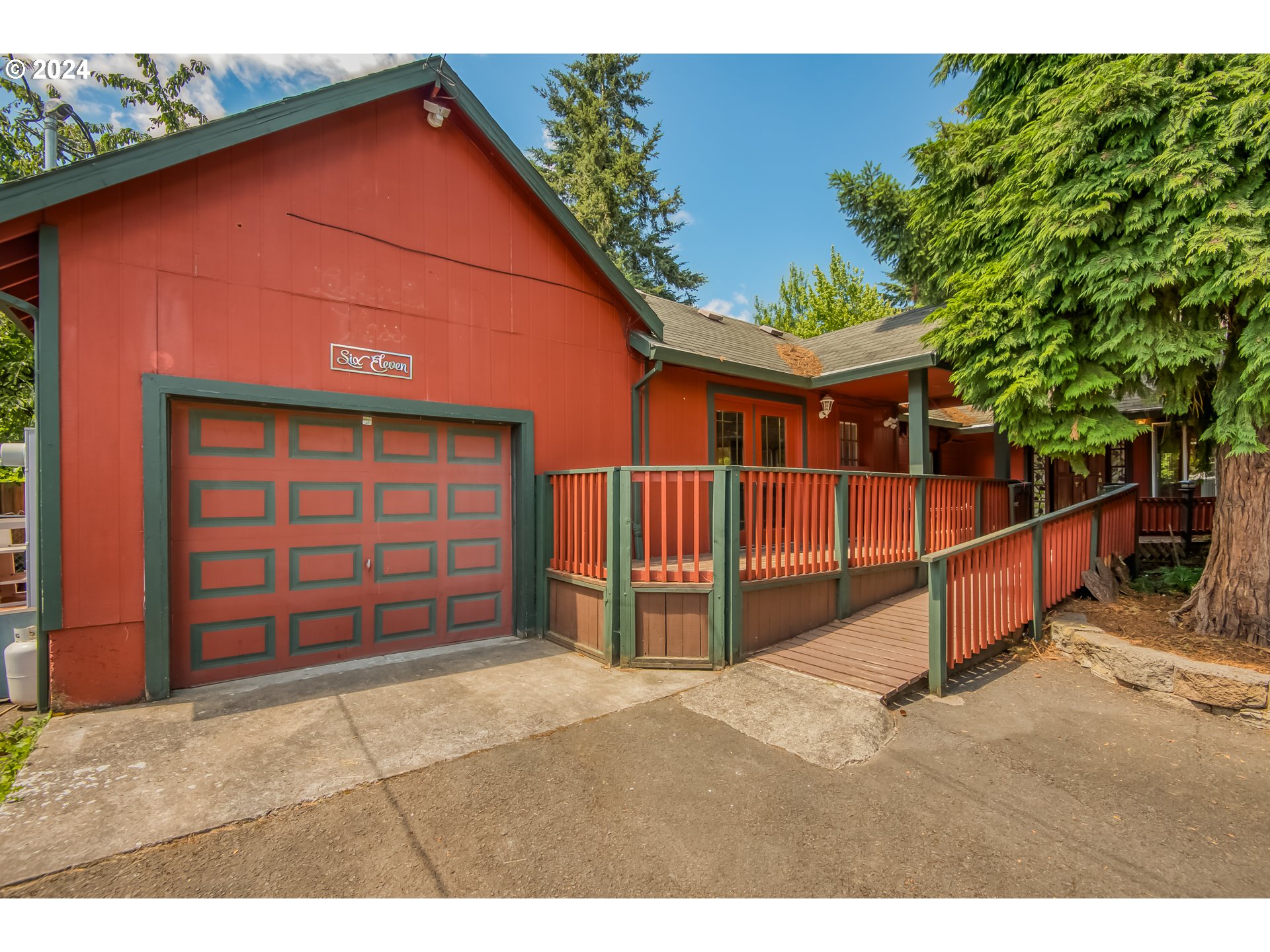 Photo of 611 157TH AVE Portland OR 97230