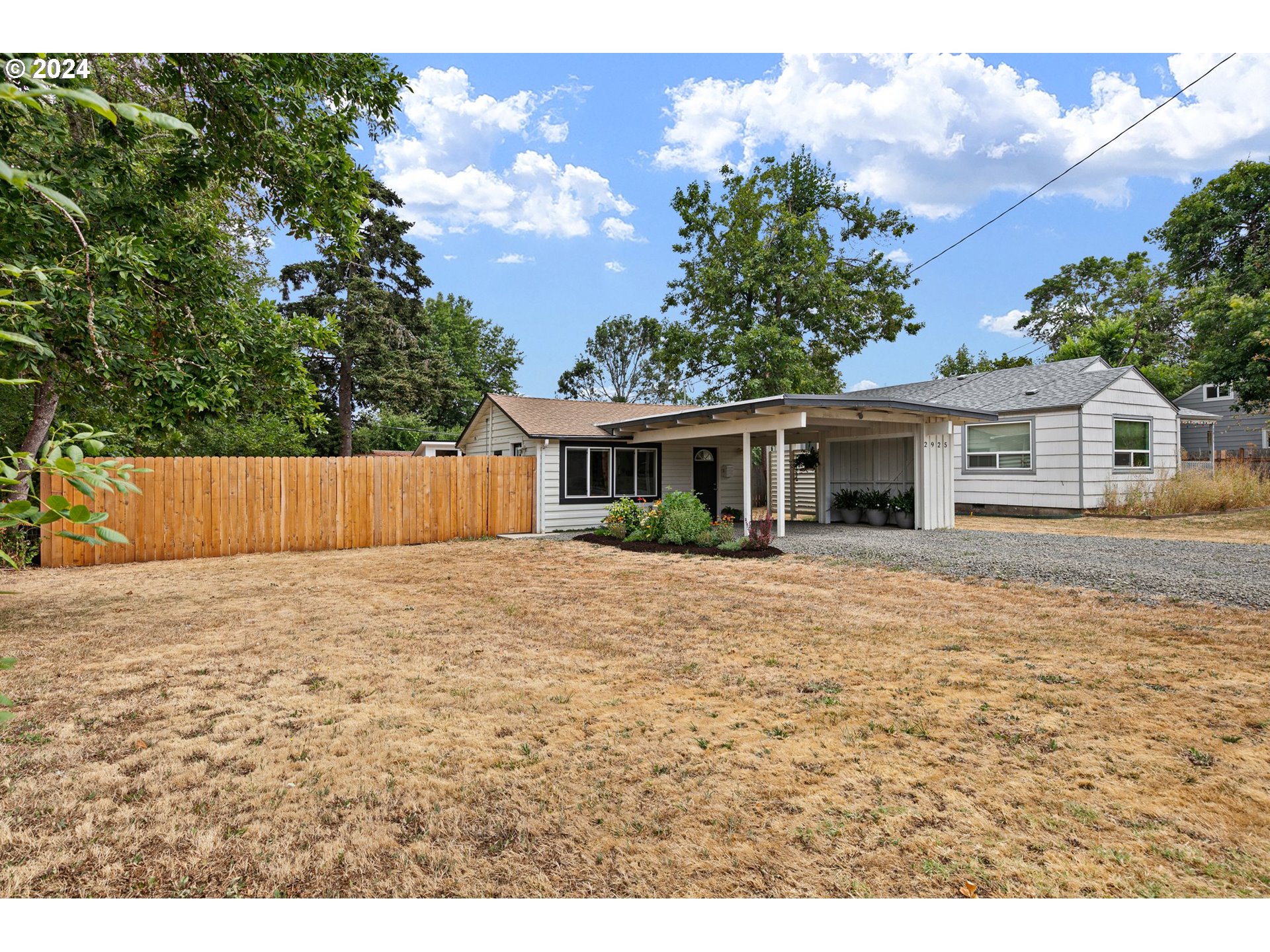 Photo of 2925 MILL ST Eugene OR 97405