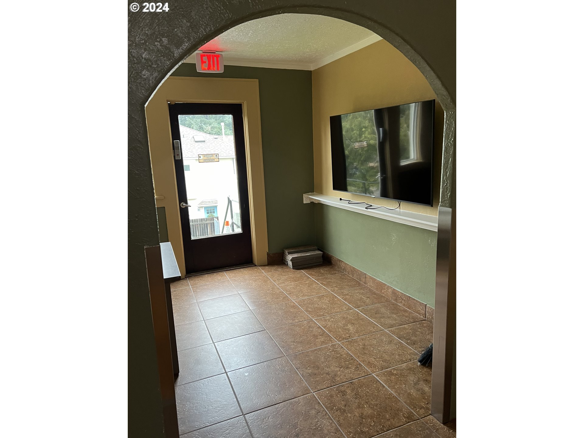 5833 N LOMBARD ST, Portland, OR, 97203