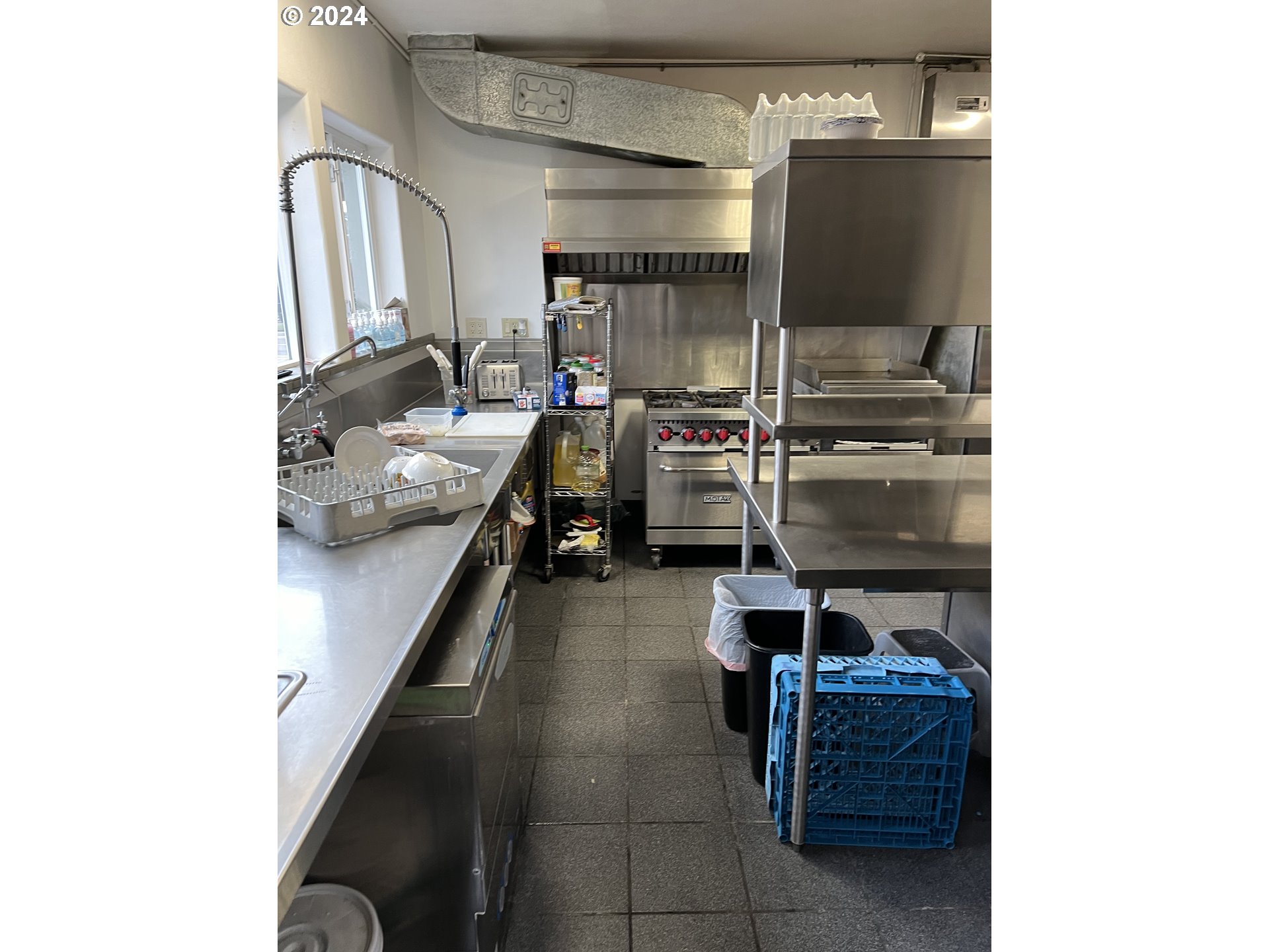 5833 N LOMBARD ST, Portland, OR, 97203