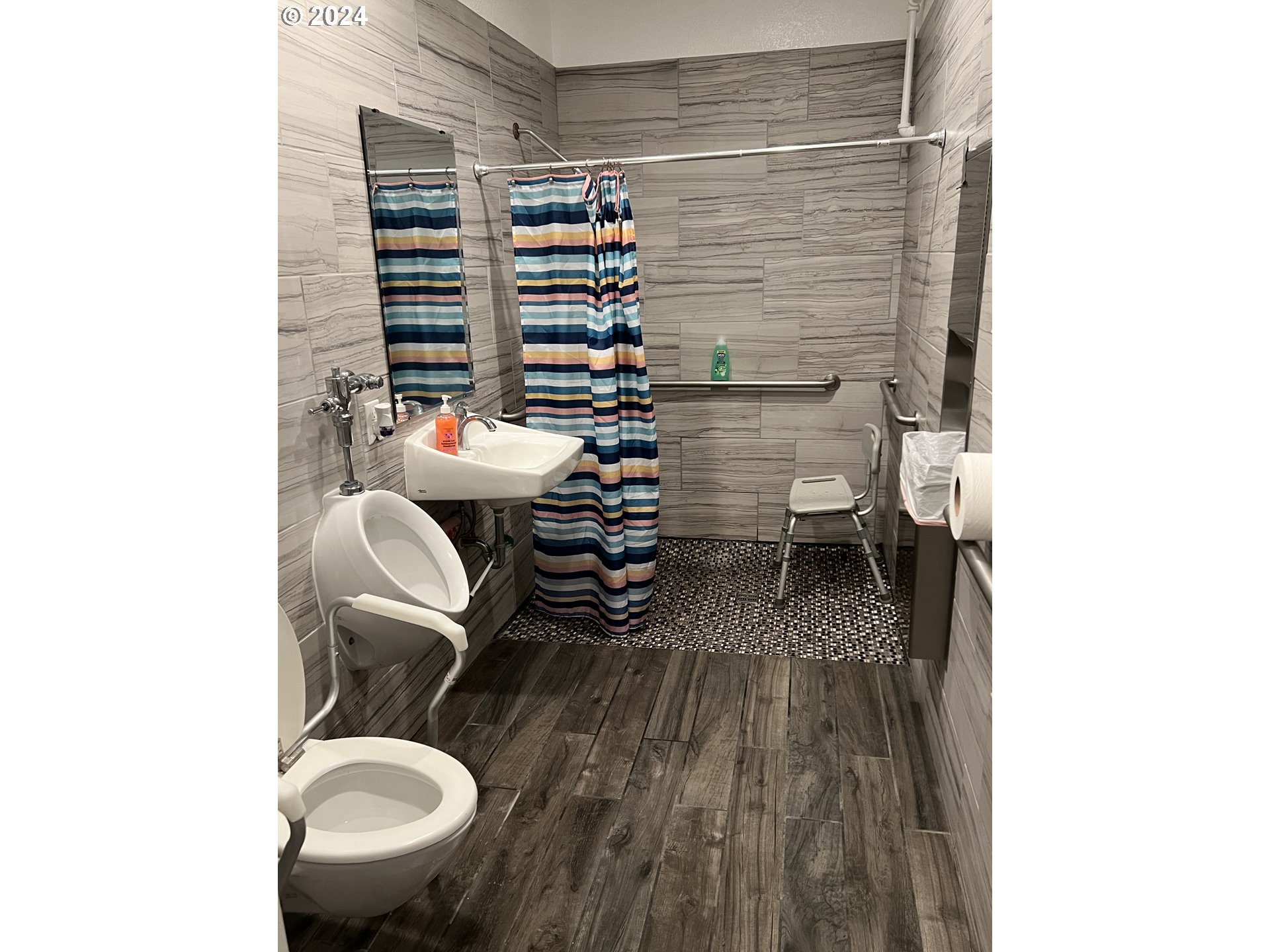 5833 N LOMBARD ST, Portland, OR, 97203