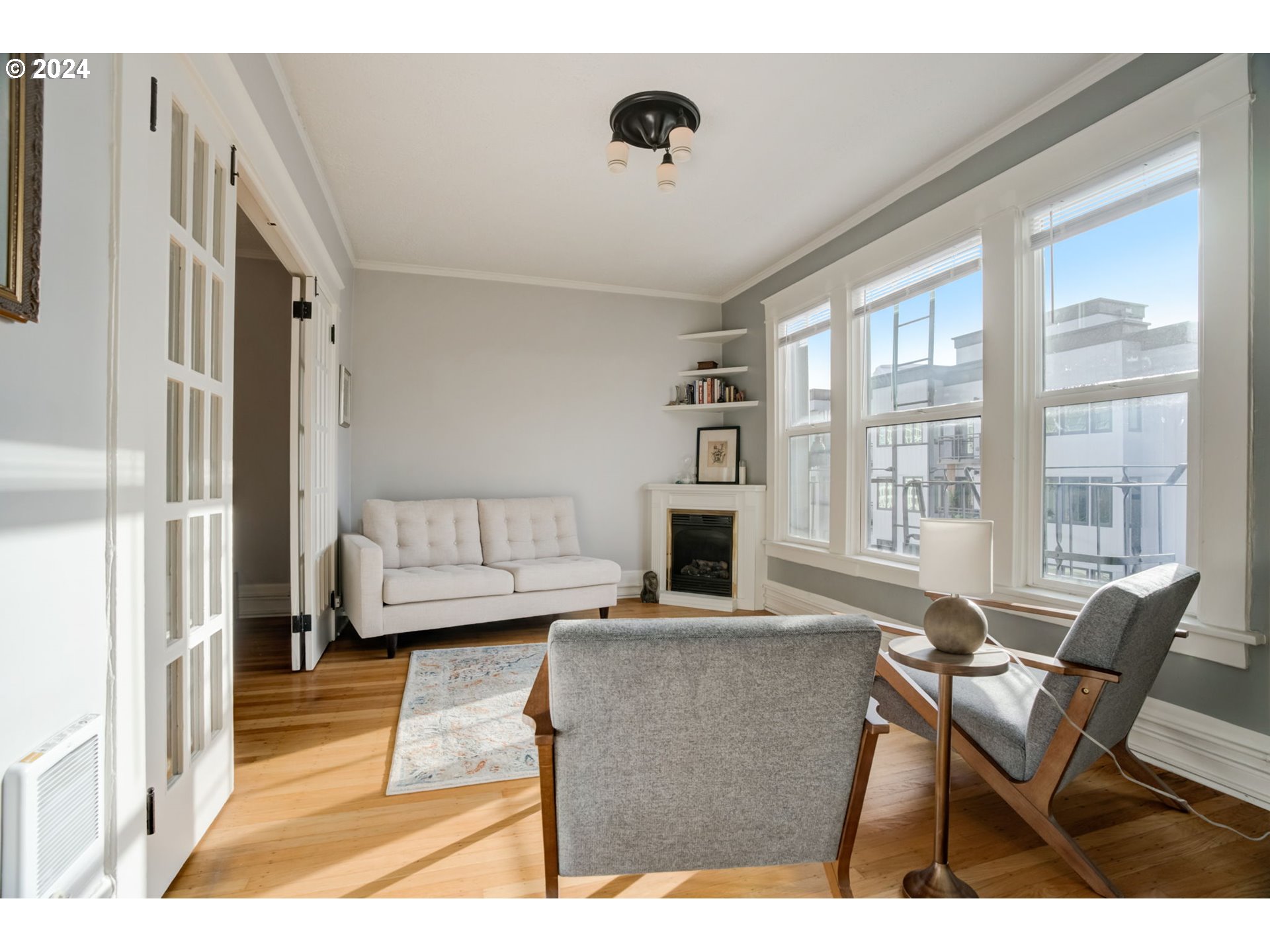 Photo #2: 24275649 Listing 