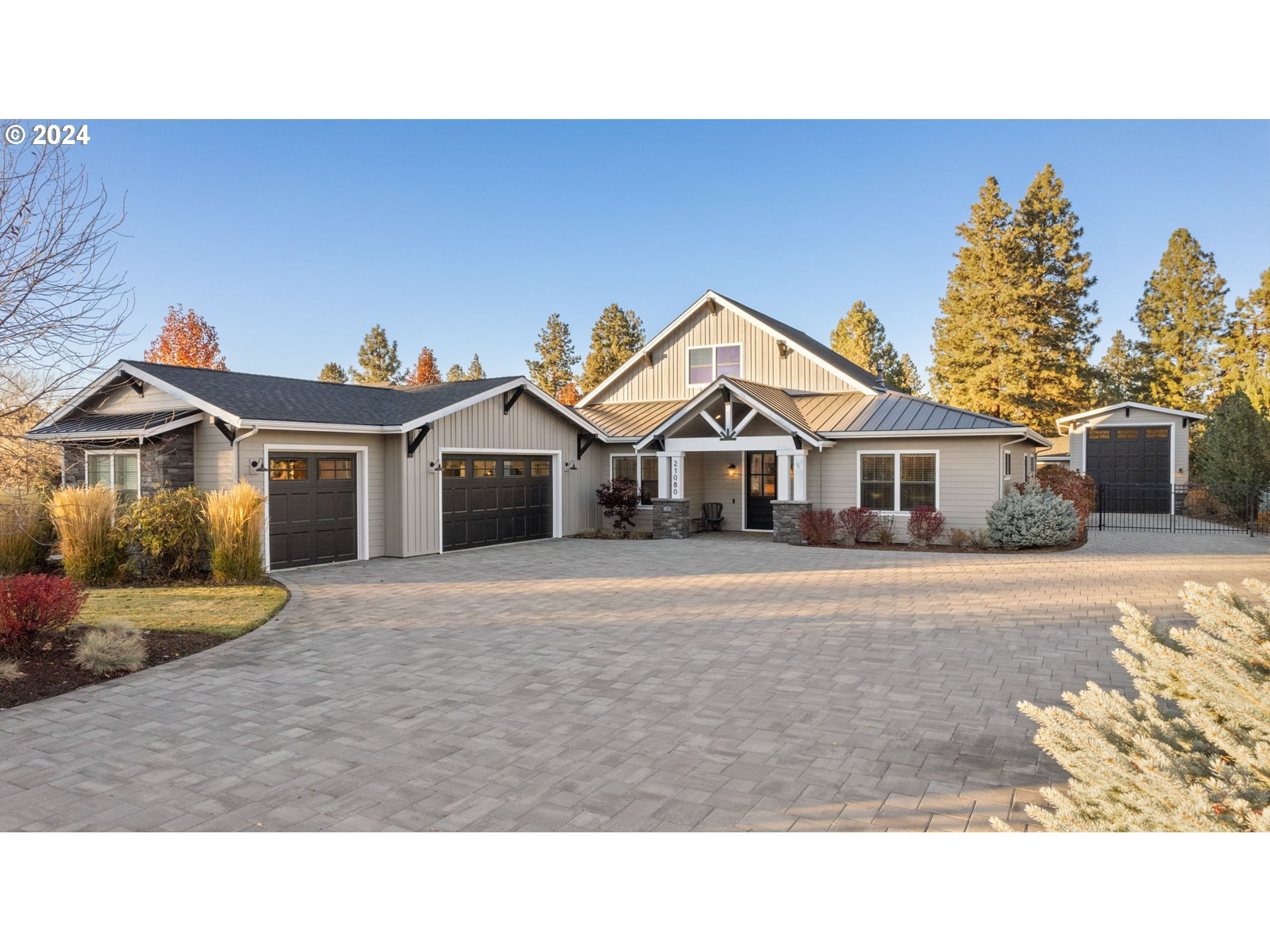 Photo of 21080 AVERY LN Bend OR 97702