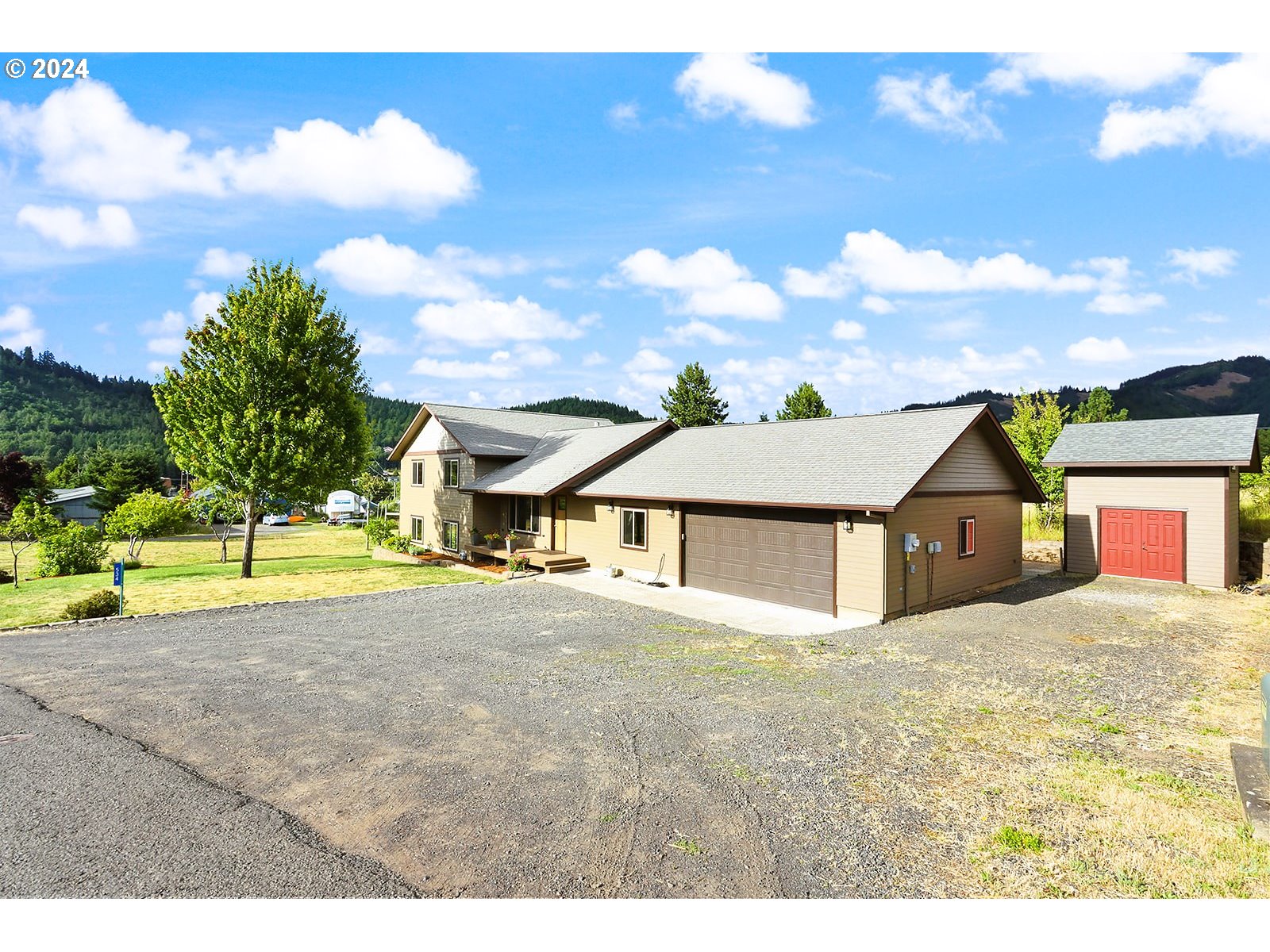 Photo of 534 COCHRAN LN White Salmon WA 98672