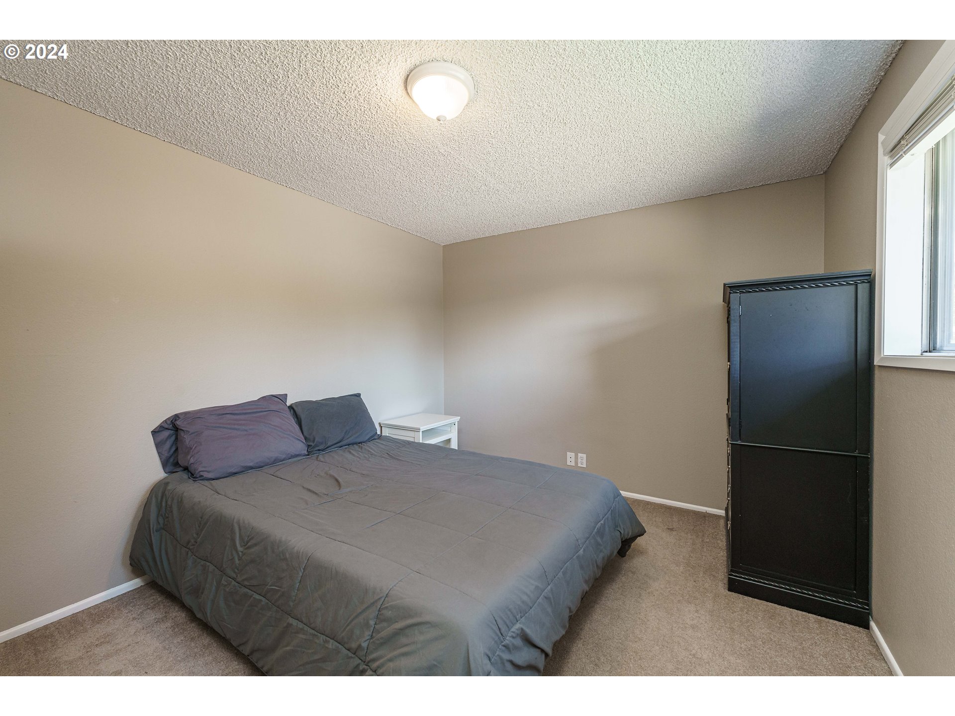 13600 NE 18th St #2, Vancouver, WA 98684