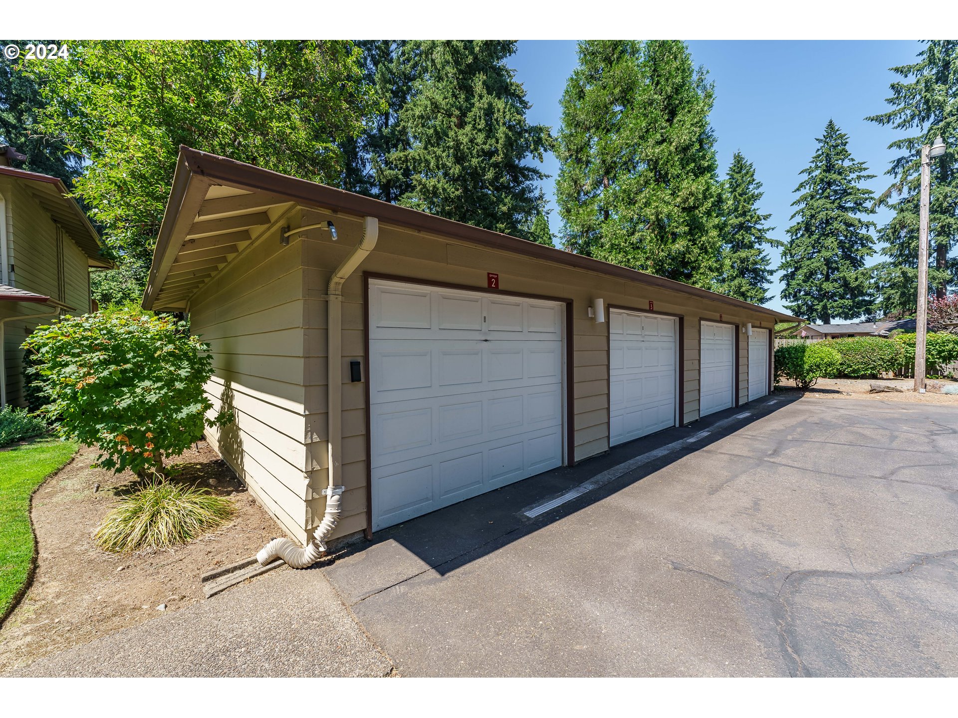 13600 NE 18th St #2, Vancouver, WA 98684