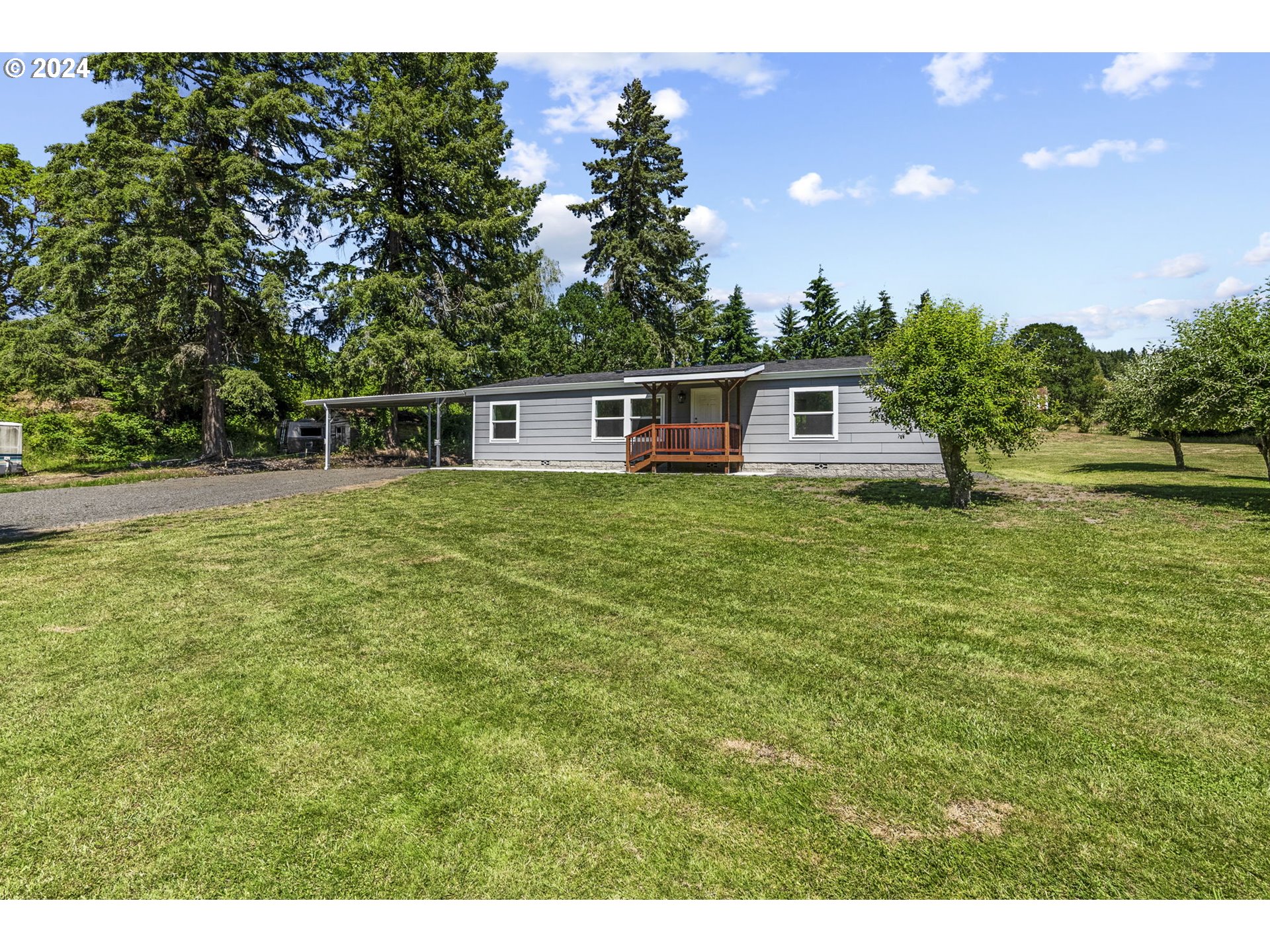 Photo of 1562 CLOVERDALE RD Kalama WA 98625