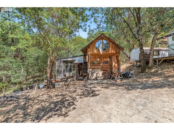 Photo of 2832 HUMBUG CREEK RD Applegate OR 97530