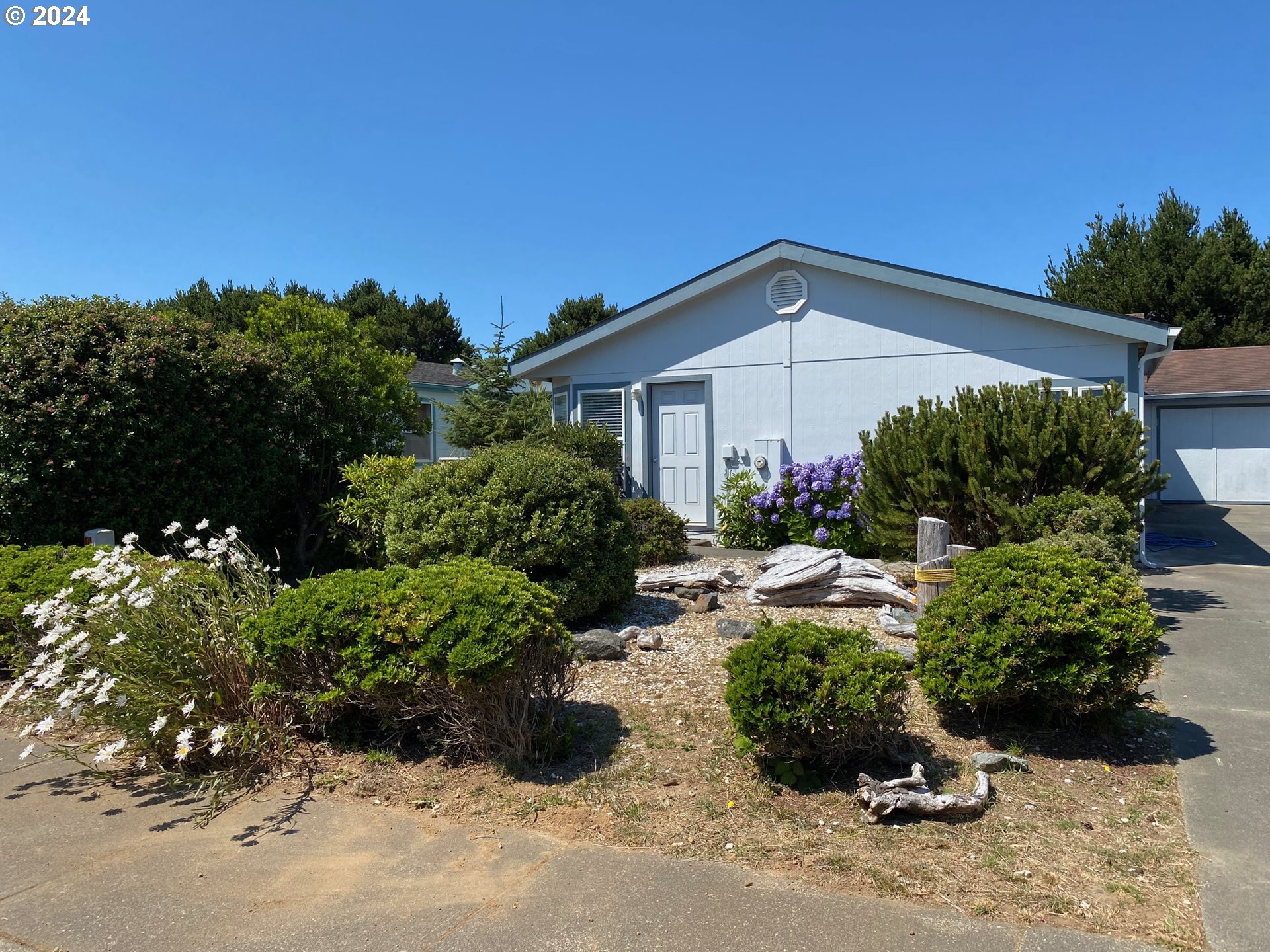 Photo of 2976 Spinnaker DR Bandon OR 97411