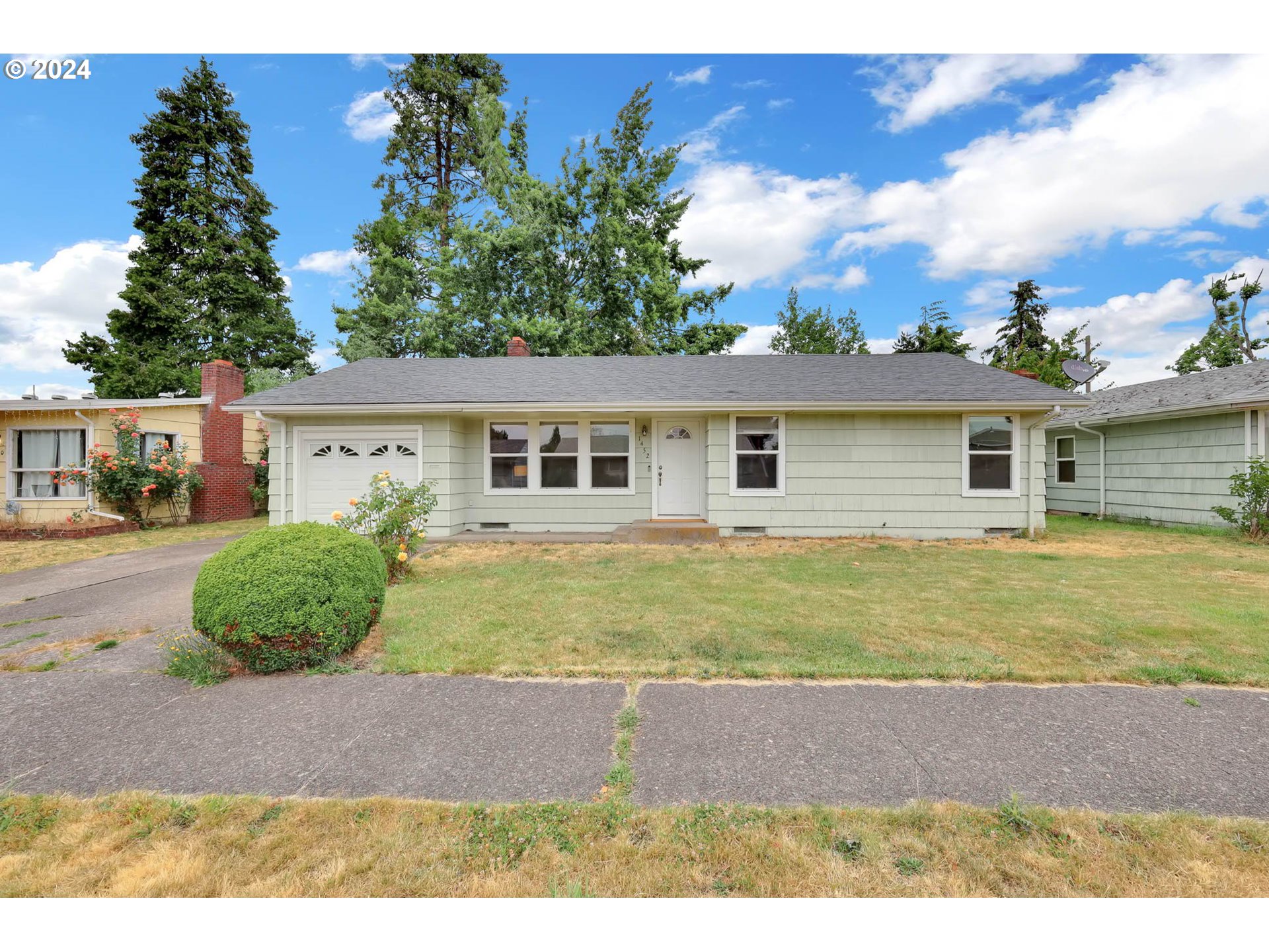Cute home in a great centrally located area of Springfield. Home offers 3 bedrooms with hardwood floors, large backyard, tool shed, and a loft above the garage. With a little TLC, this home can truly shine. Click link for a 3-D tour. Contact your agent today to schedule a showing!