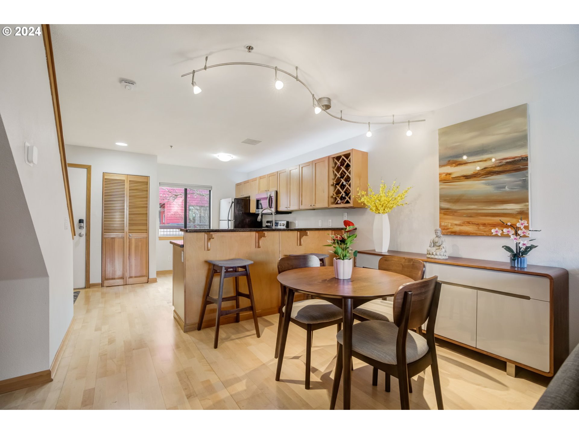 Photo #6: 24286306 Listing 
