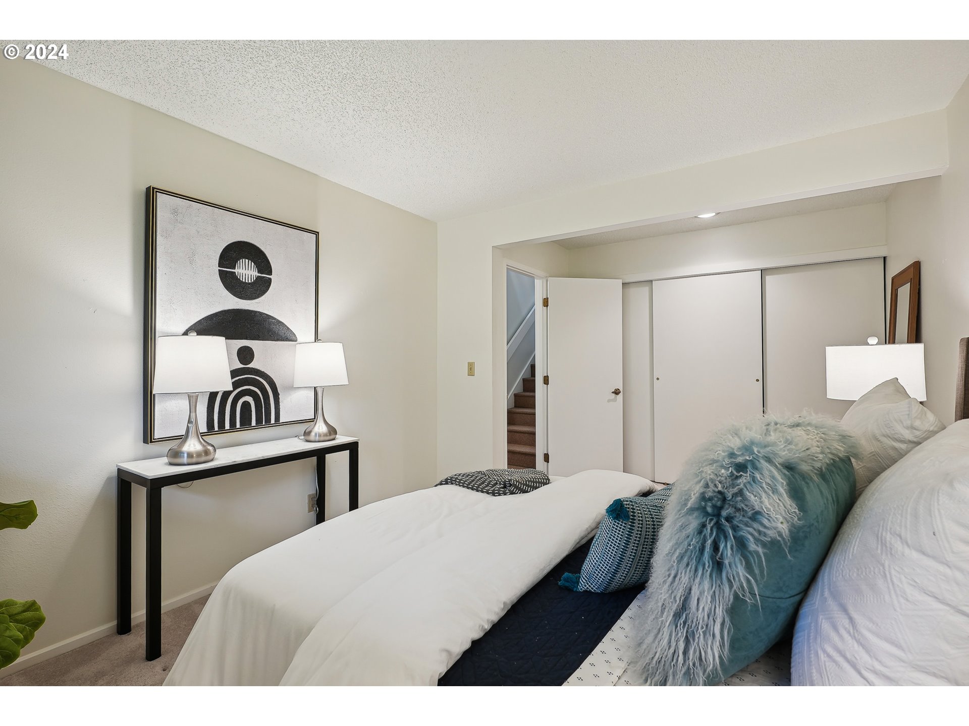 Photo #5: 24286944 Listing 