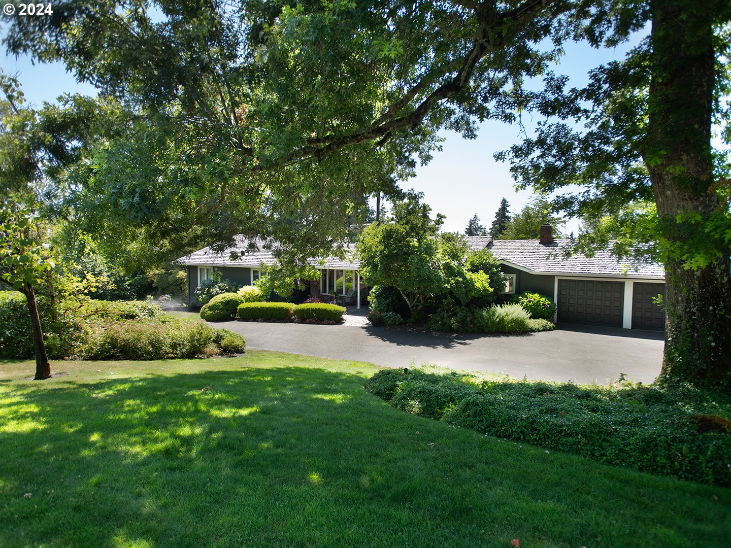 Photo of 17875 CRESTLINE DR Lake Oswego OR 97034