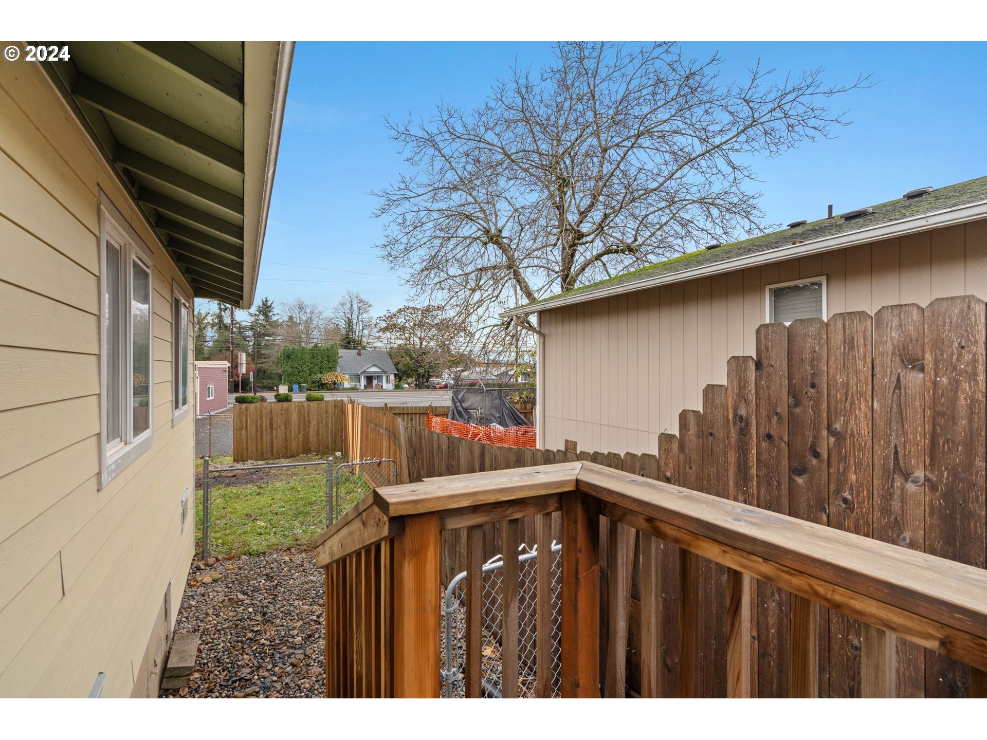 2280  F St, Washougal, WA 98671