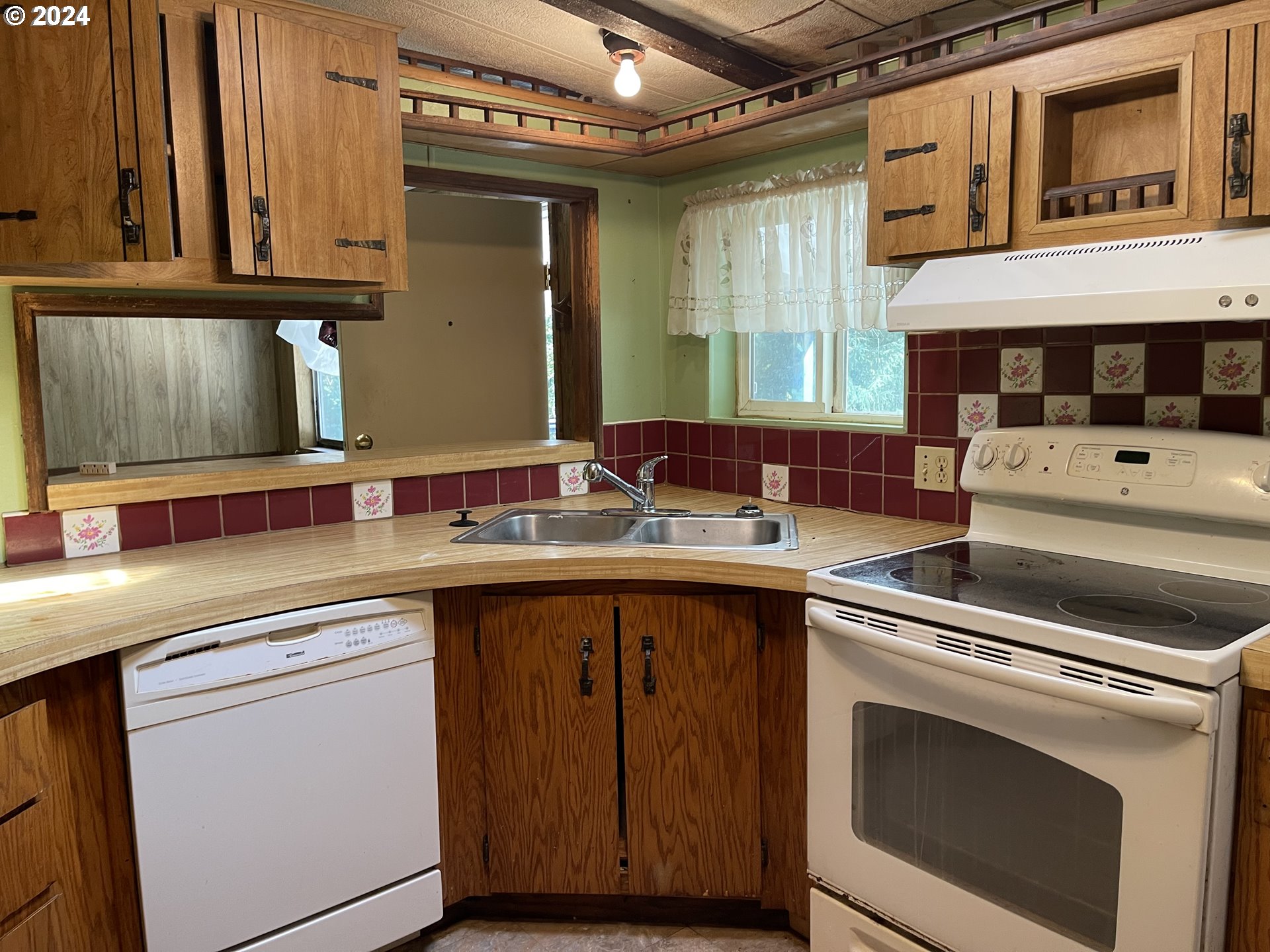 58525 SW HEBO RD, Grand Ronde, OR, 97347