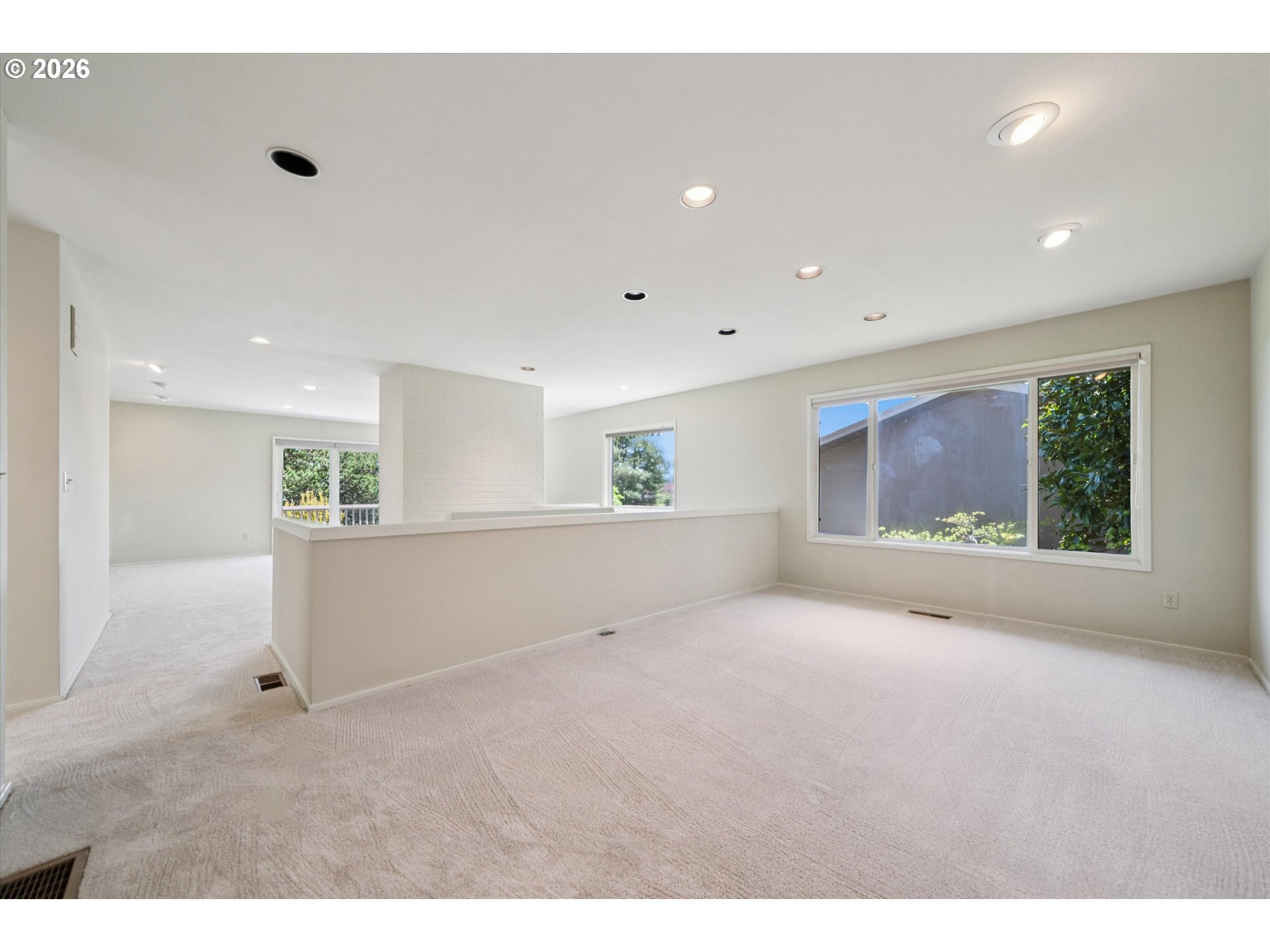 Photo #8: 242907065 Listing: Photo #8