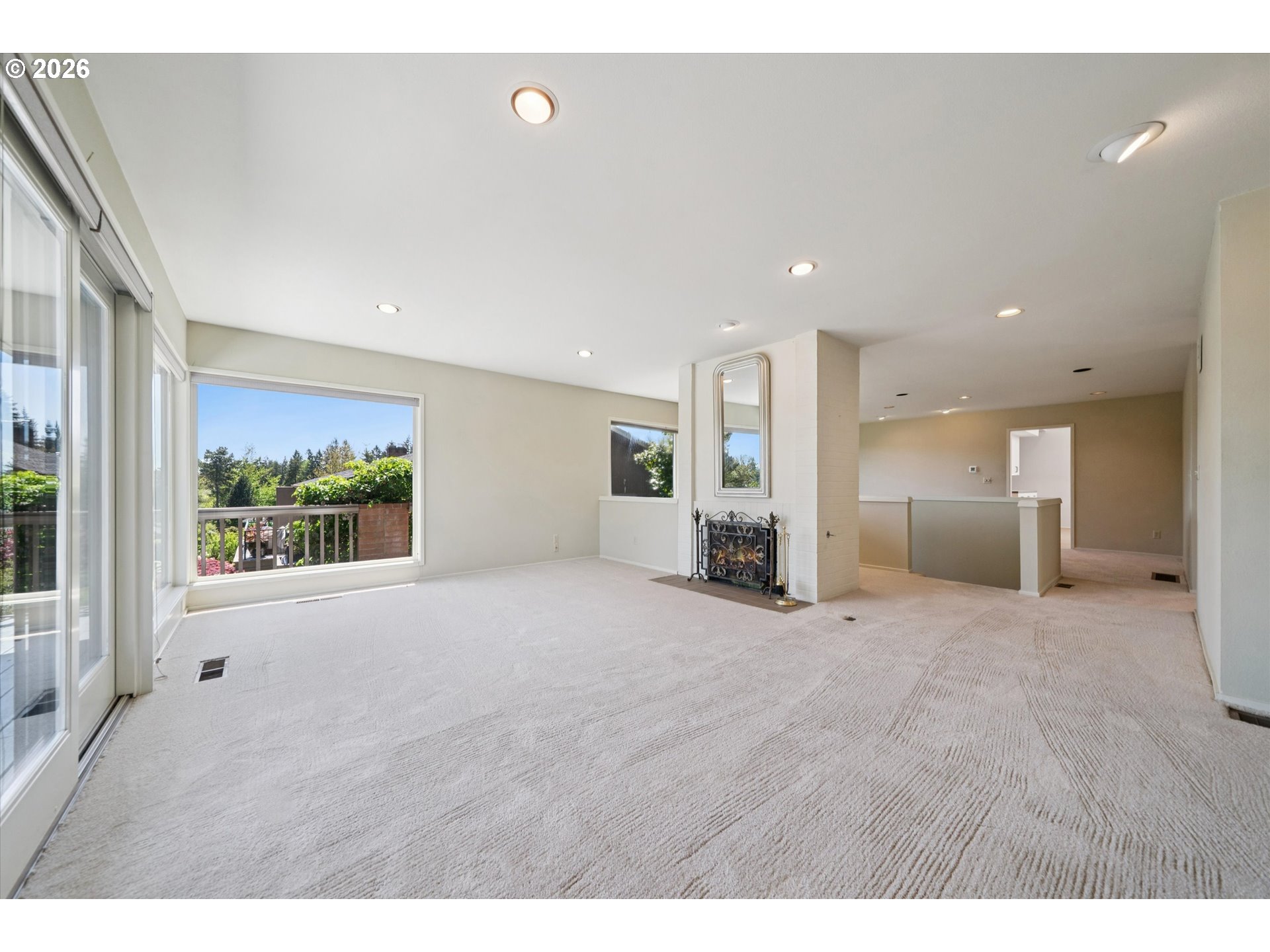 Photo #3: 242907065 Listing: Photo #3