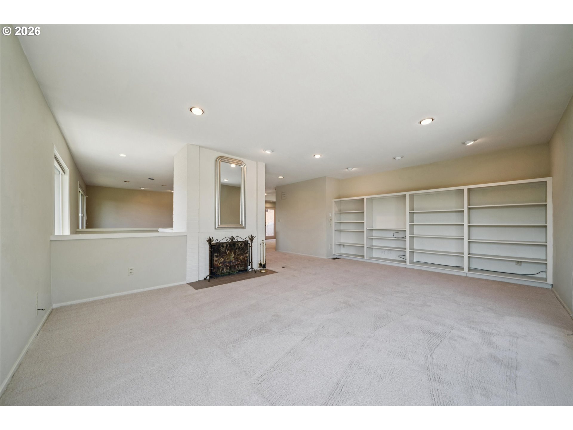 Photo #4: 242907065 Listing: Photo #4