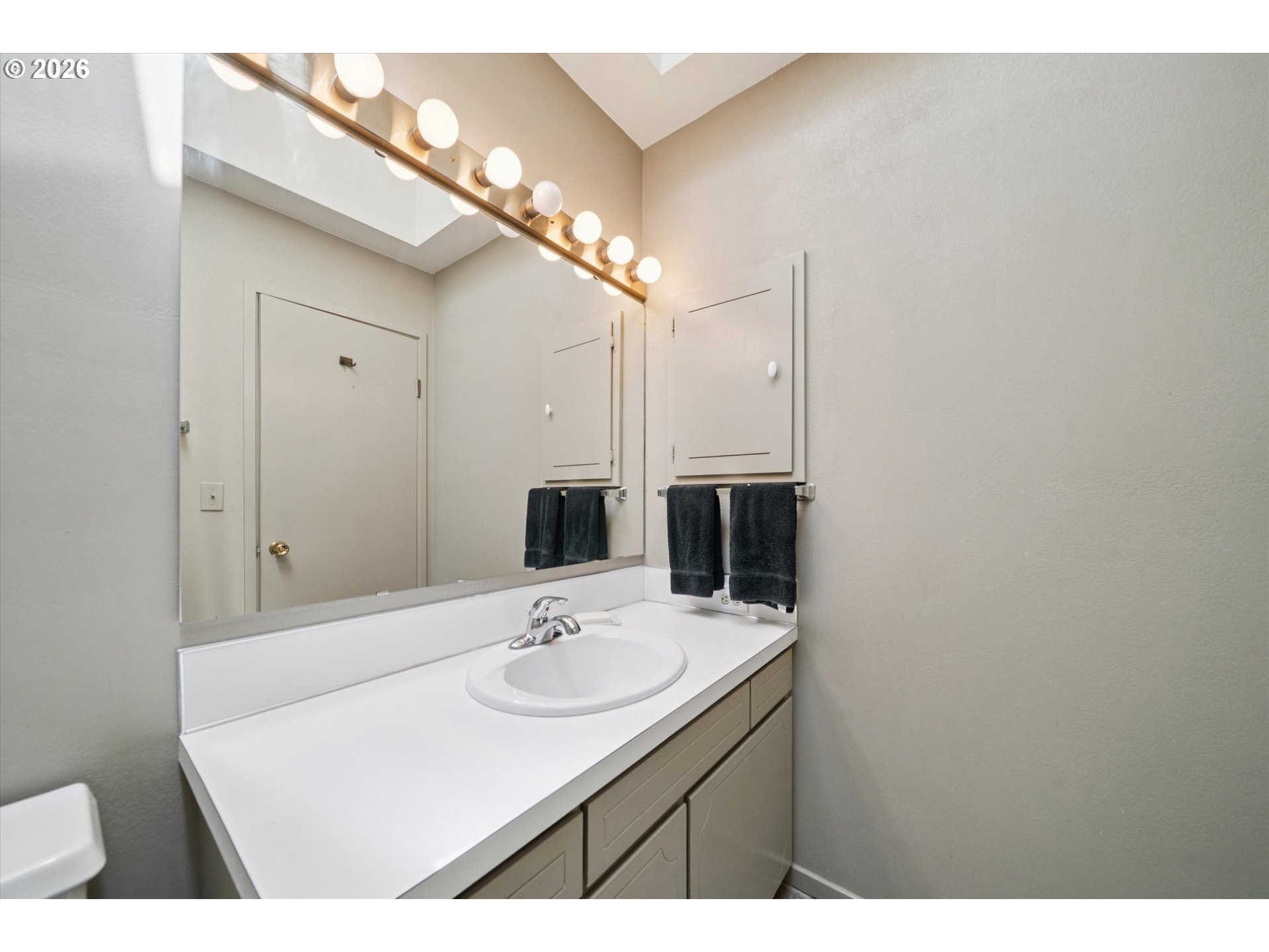 Photo #21: 242907065 Listing: Photo #21