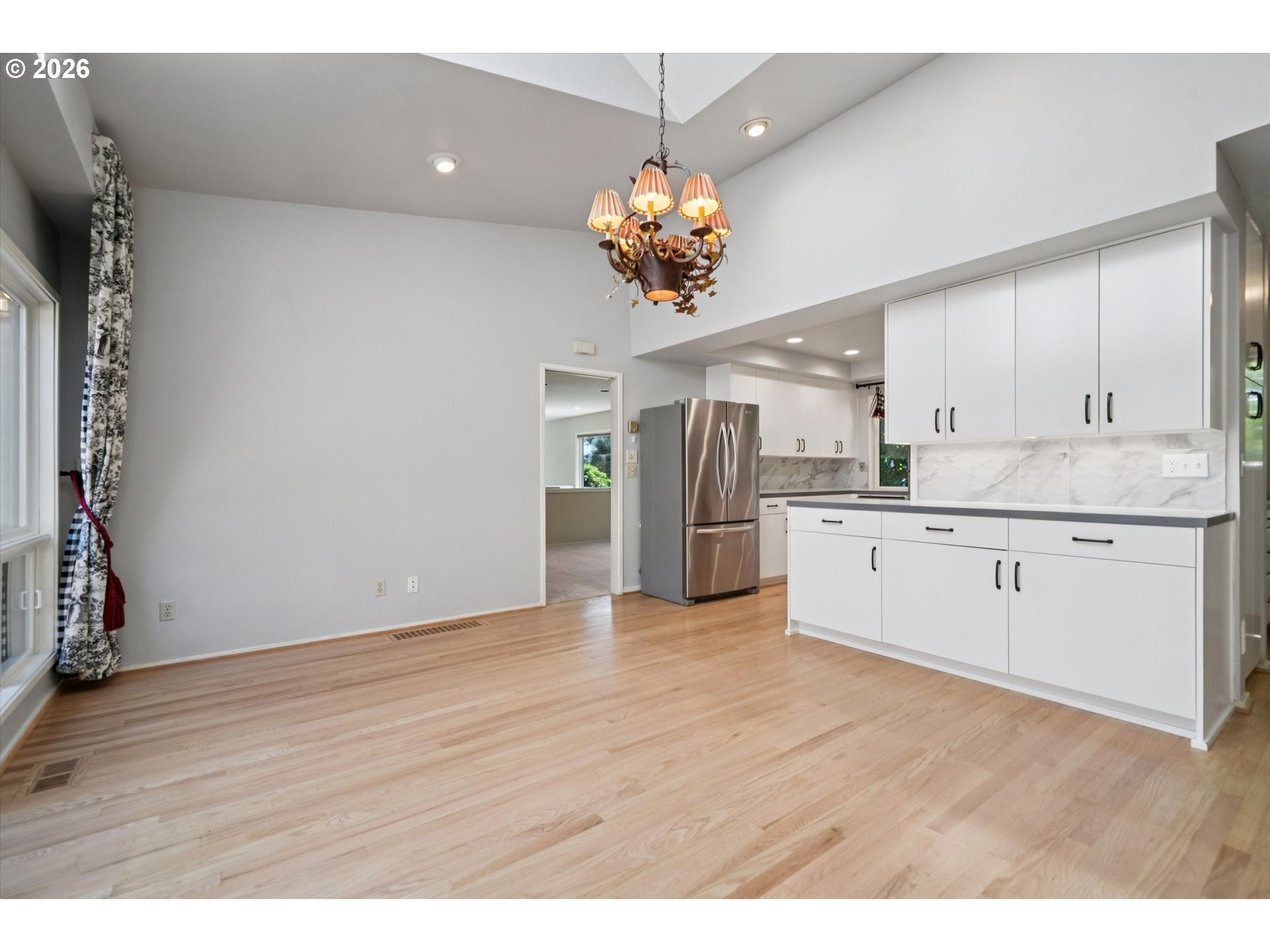 Photo #12: 242907065 Listing: Photo #12
