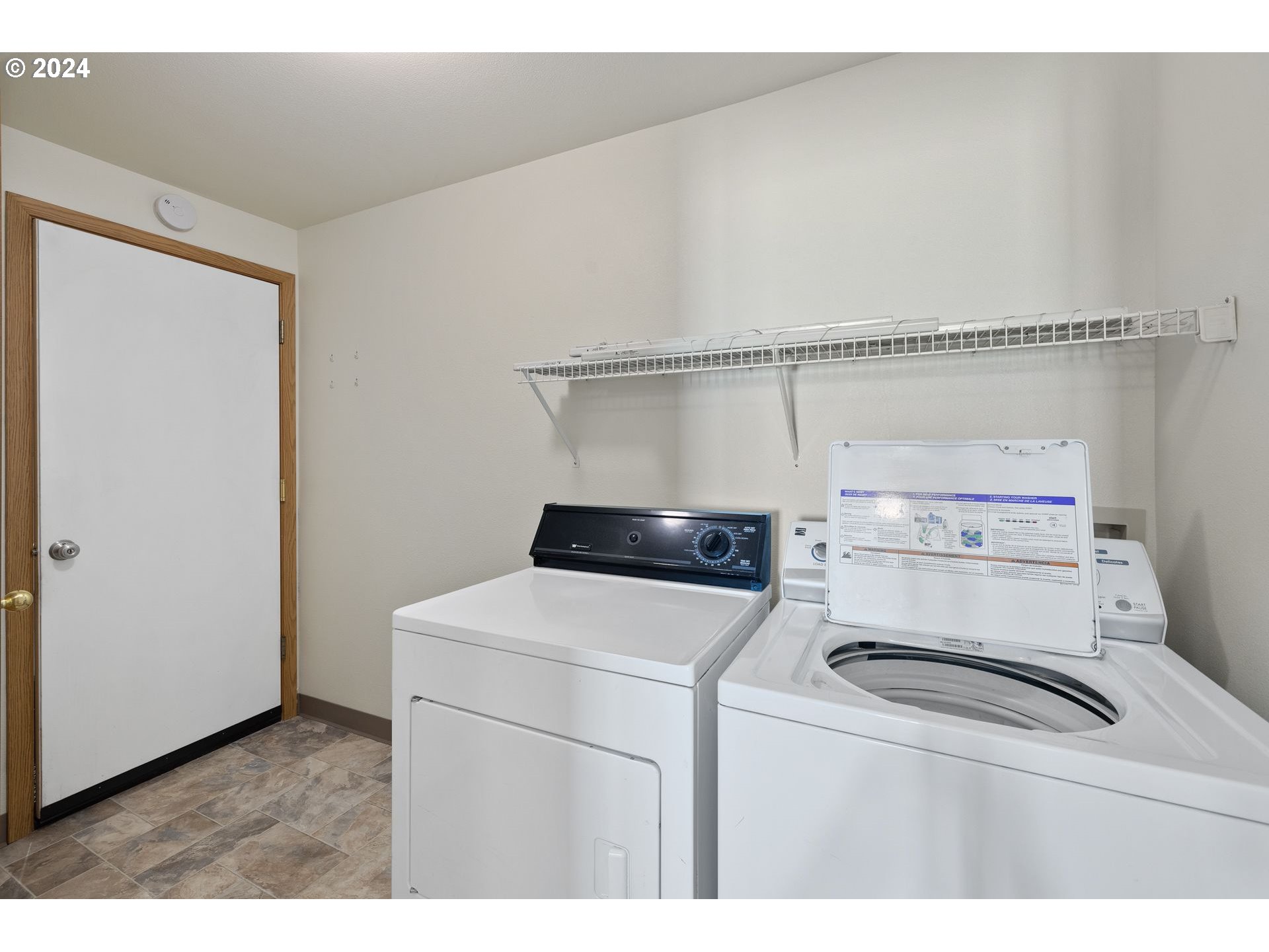Photo #4: 24294635 Listing 