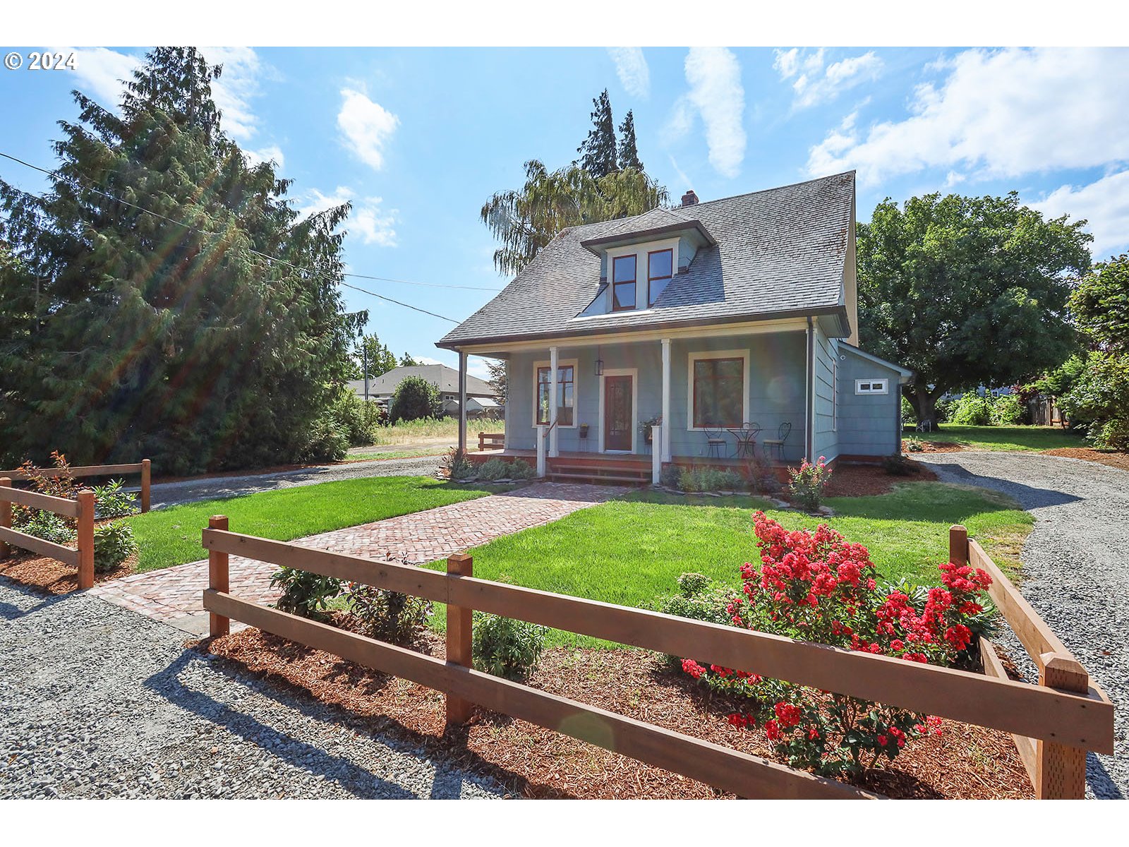 Photo of 2495 BELMONT DR Hood River OR 97031