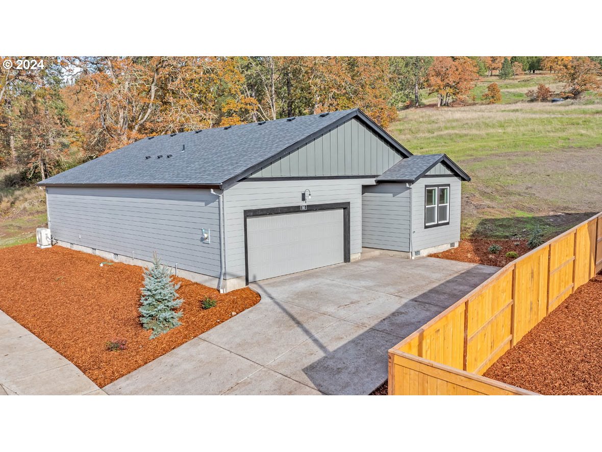 595 Wetleau DR