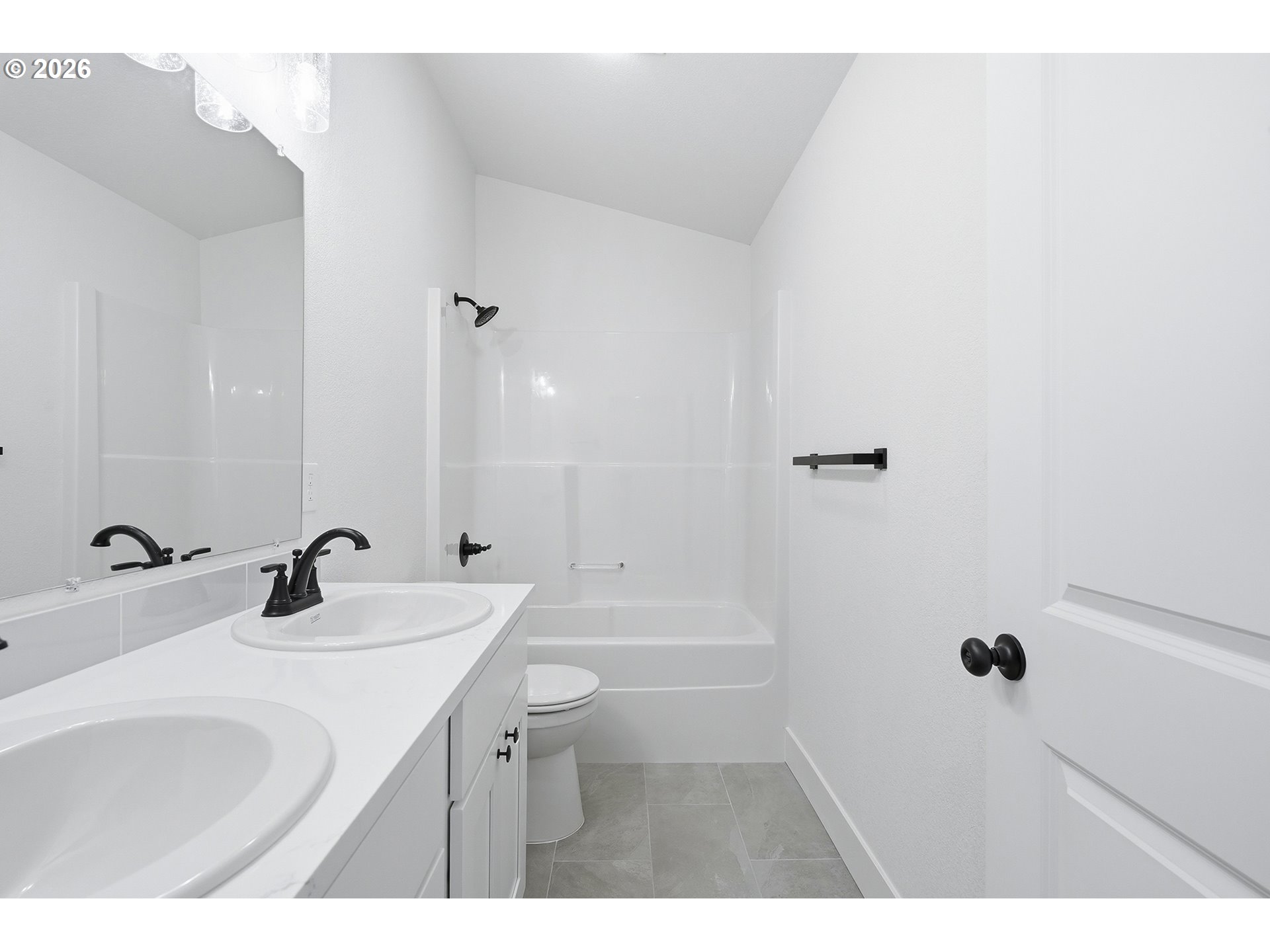 Photo #19: 242994040 Listing: Photo #19