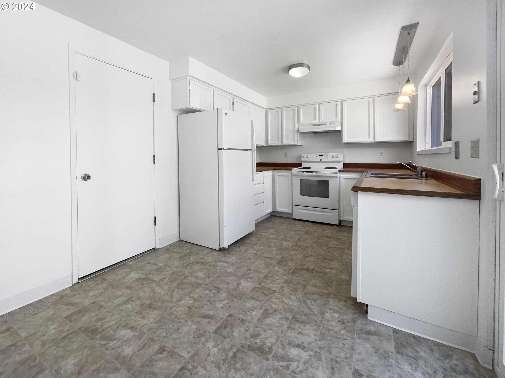 Photo #6: 24307344 Listing 
