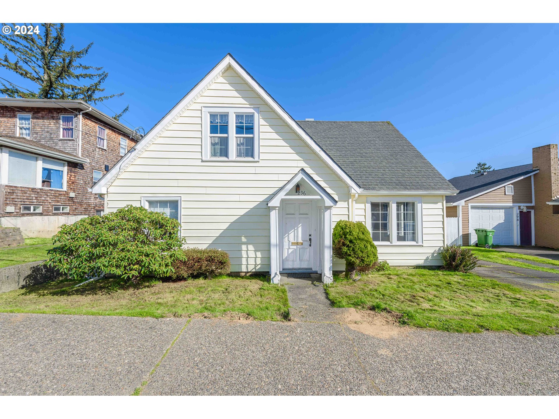 296 S 10TH ST, Coos Bay, OR 