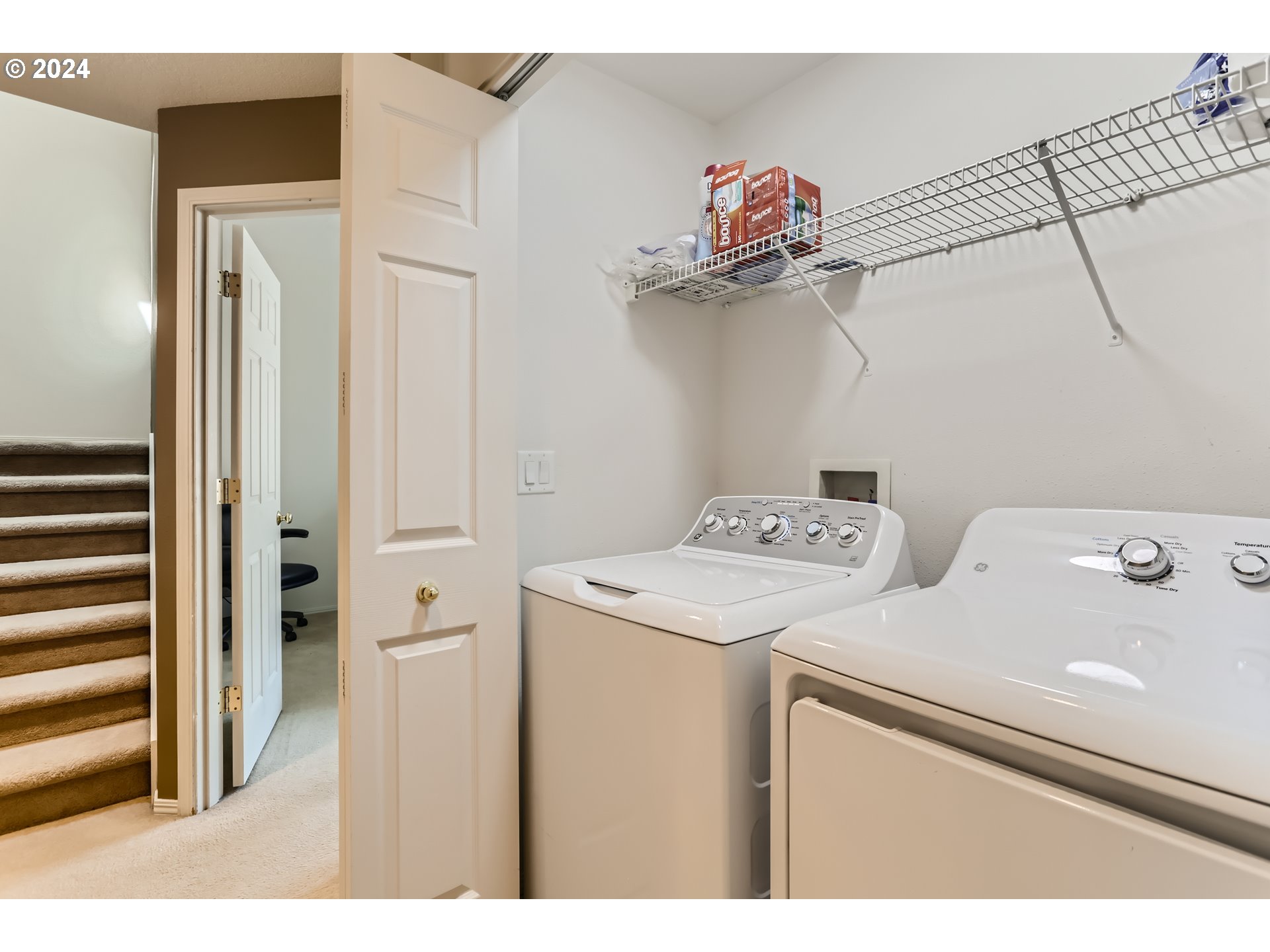 Photo #5: 24315402 Listing 