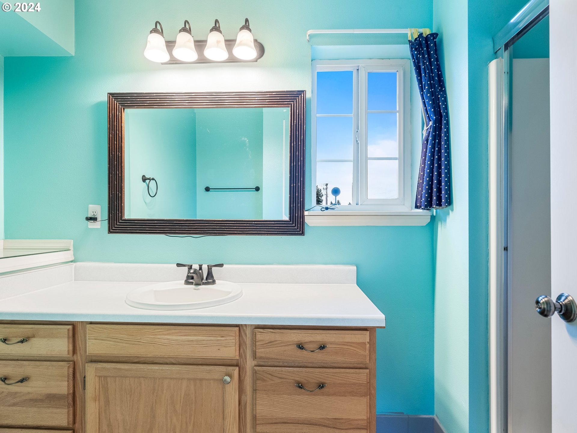 Photo #6: 24317900 Listing 