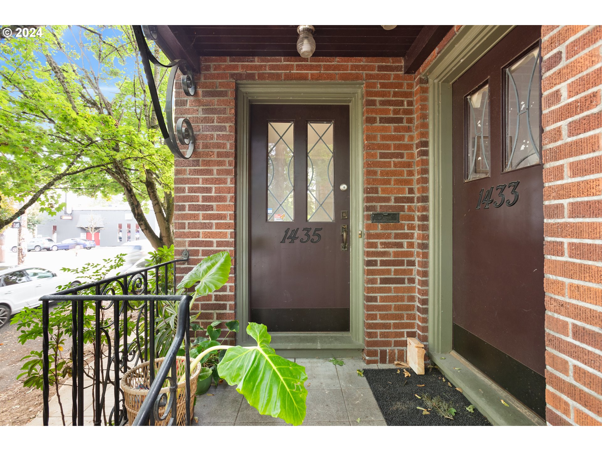 Photo #4 Entrance/Foyer