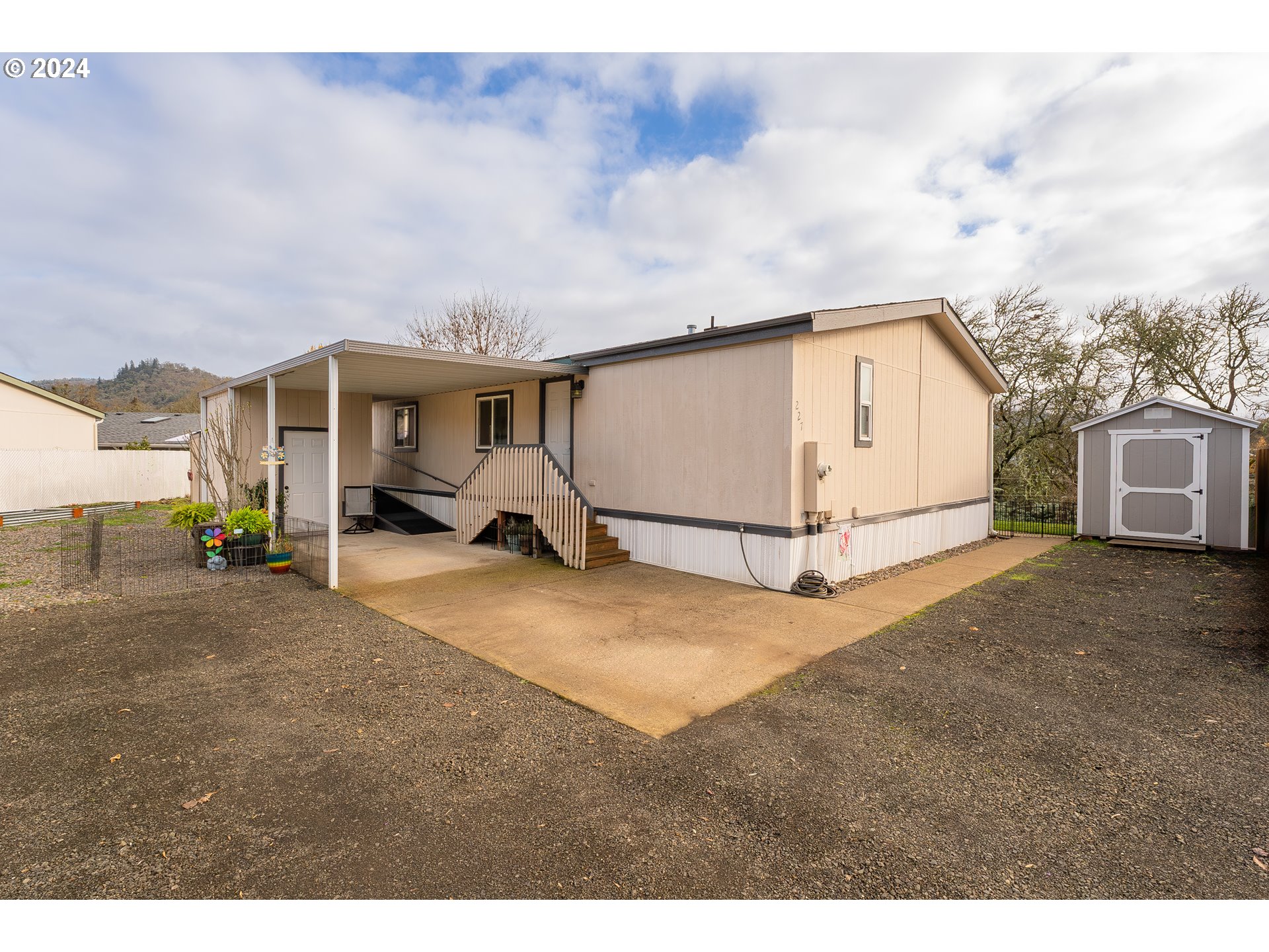 Photo of 227 RIVER PLACE DR Roseburg OR 97471