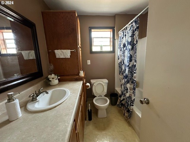 Bathroom-Upper