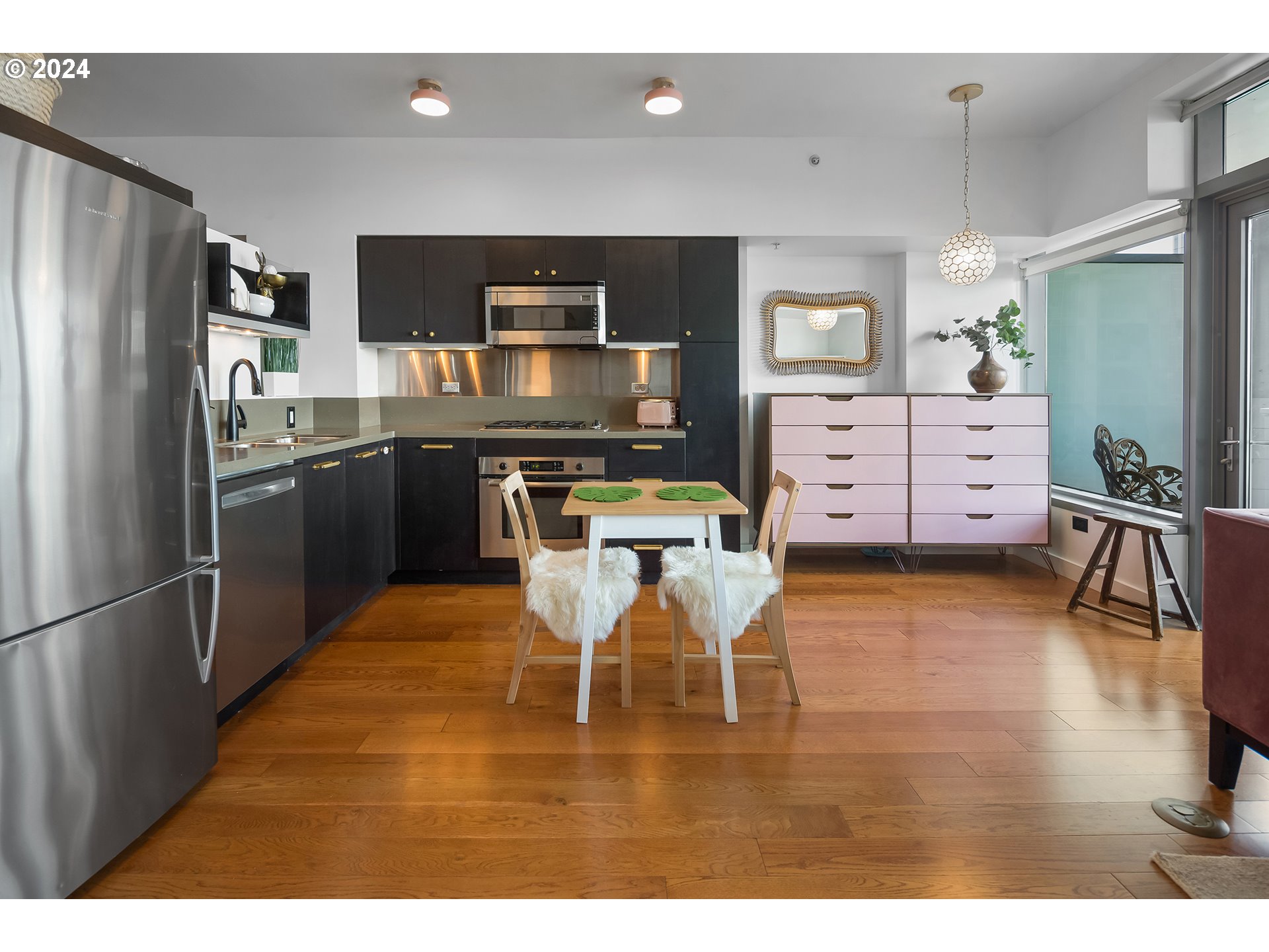 Photo #3: 24326269 Listing 