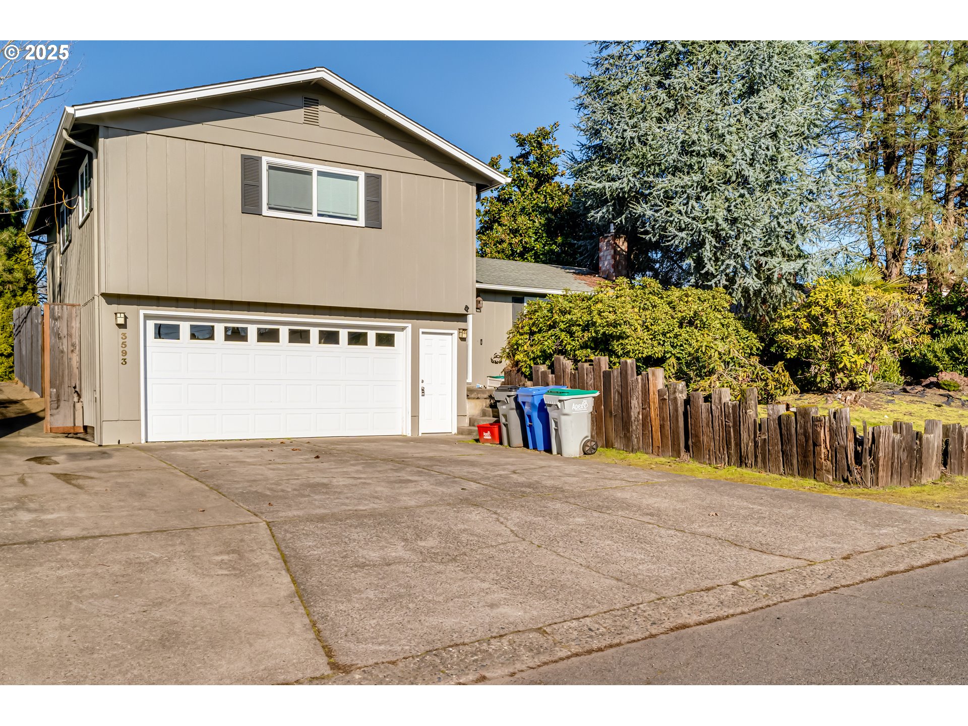 Photo of 3593 WESTWARD HO AVE Eugene OR 97401