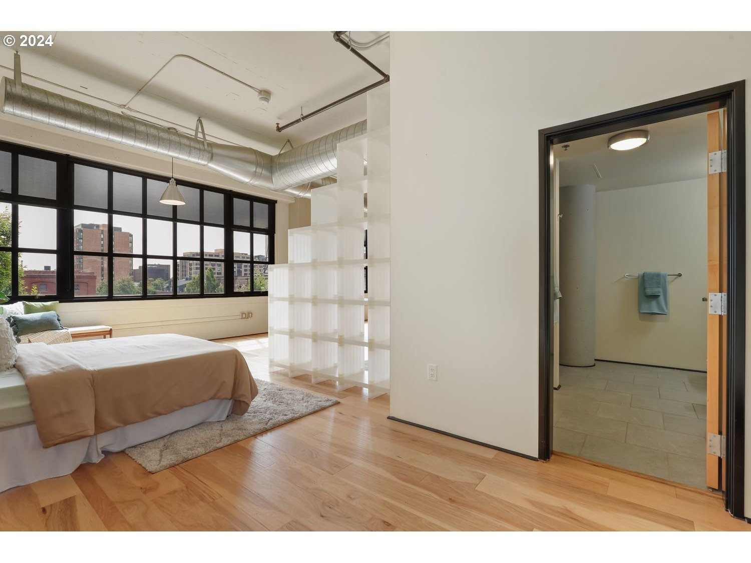Photo #5: 24348750 Listing 