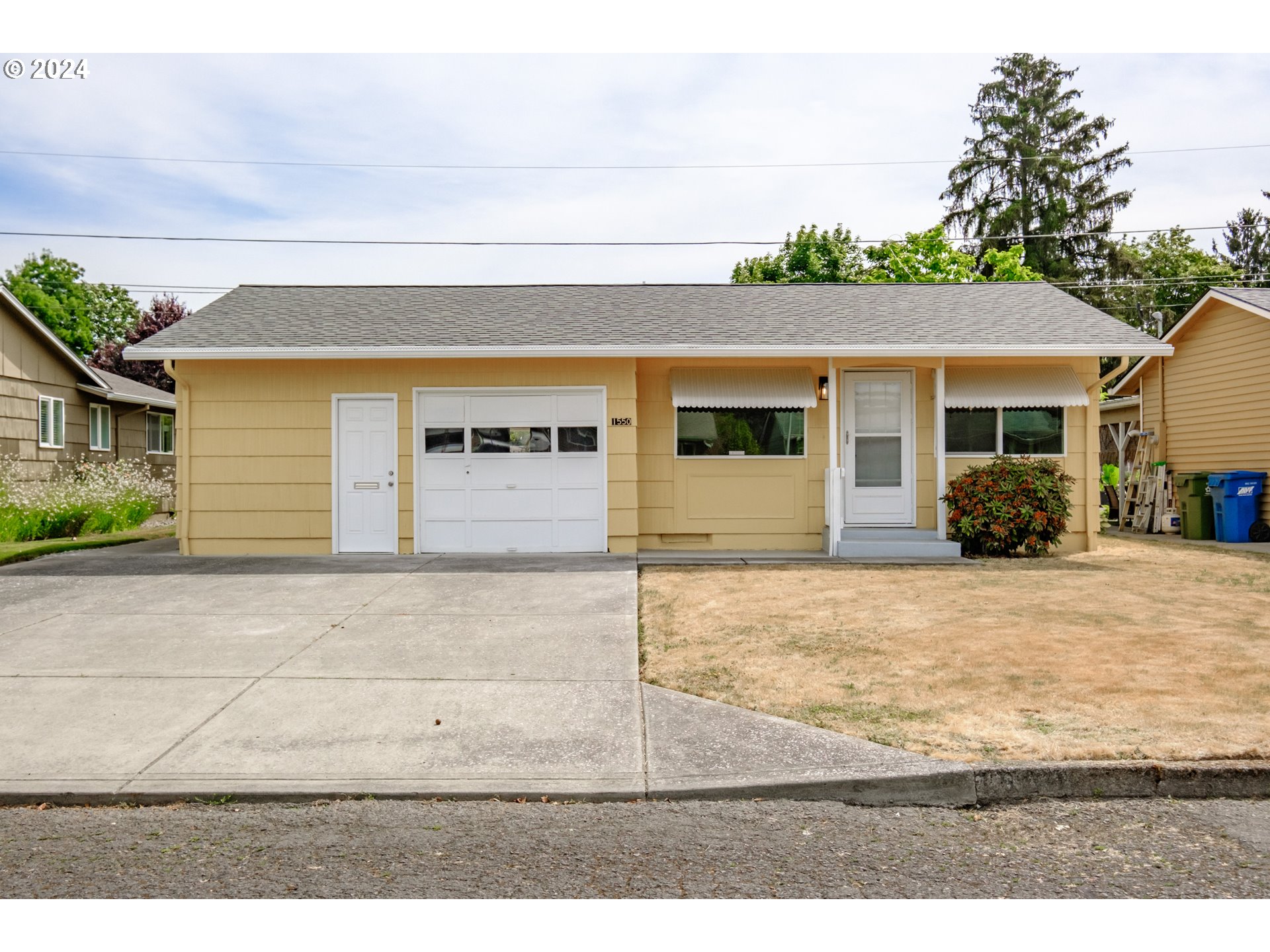 Photo of 1550 WALTON WAY Woodburn OR 97071