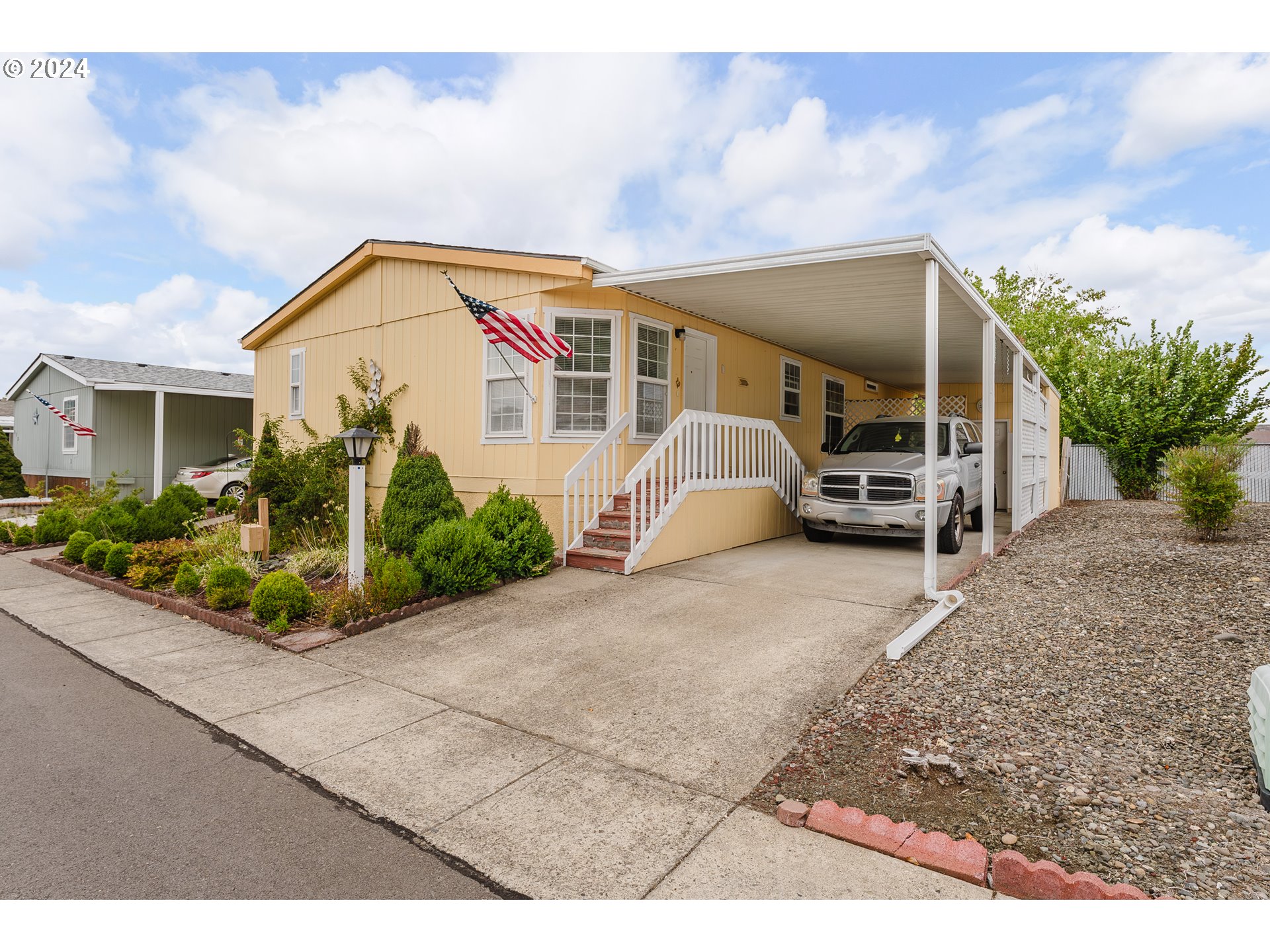 Photo of 111 RIVER RIDGE AVE Roseburg OR 97471