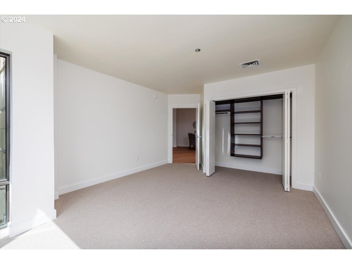 Photo #2: 24353363 Listing 