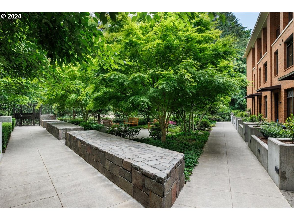 Photo #3: 24353363 Listing 