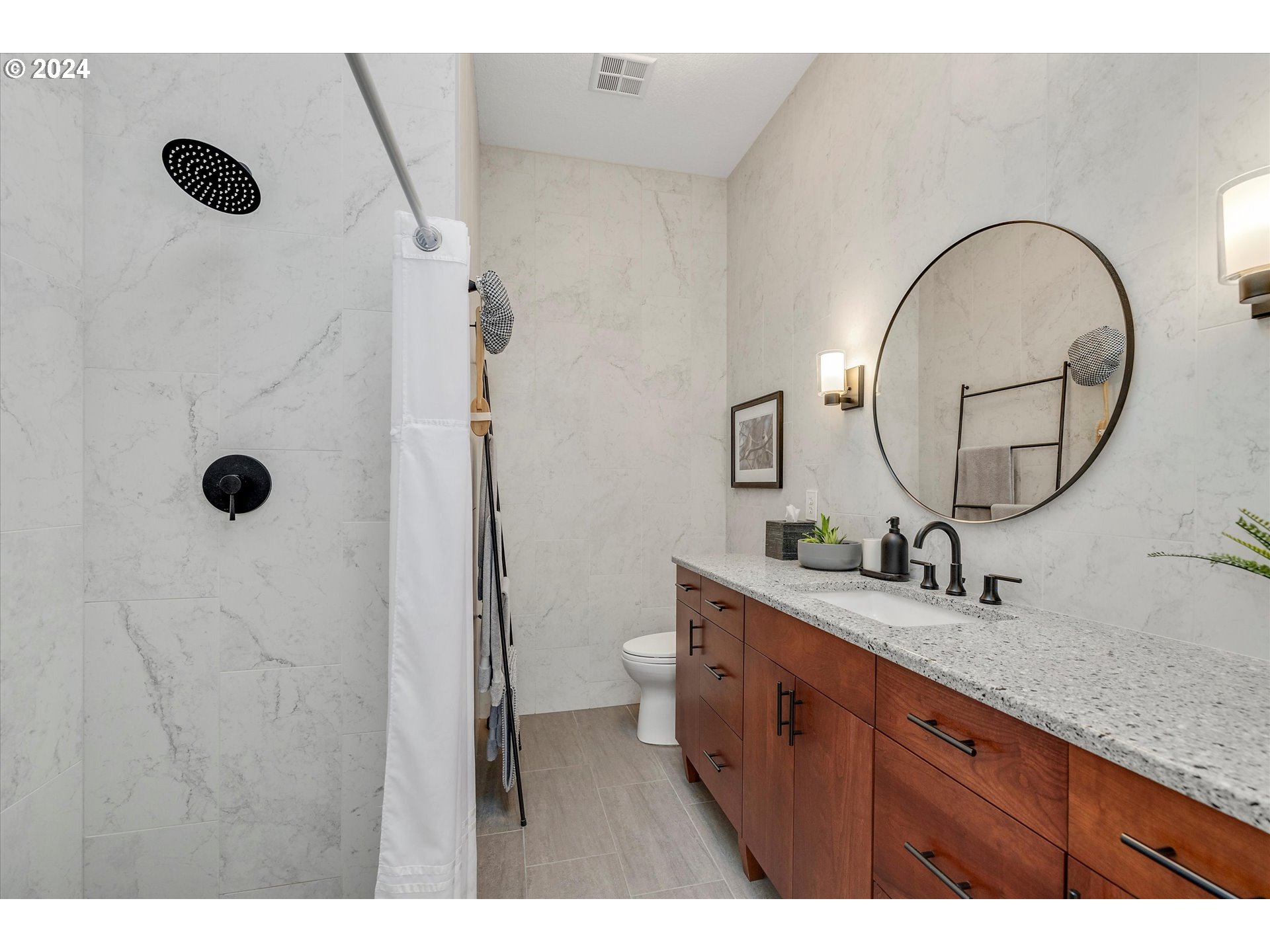 Photo #6: 24358256 Listing 