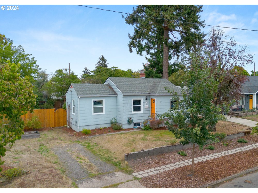 Photo of 924 68TH AVE Portland OR 97213