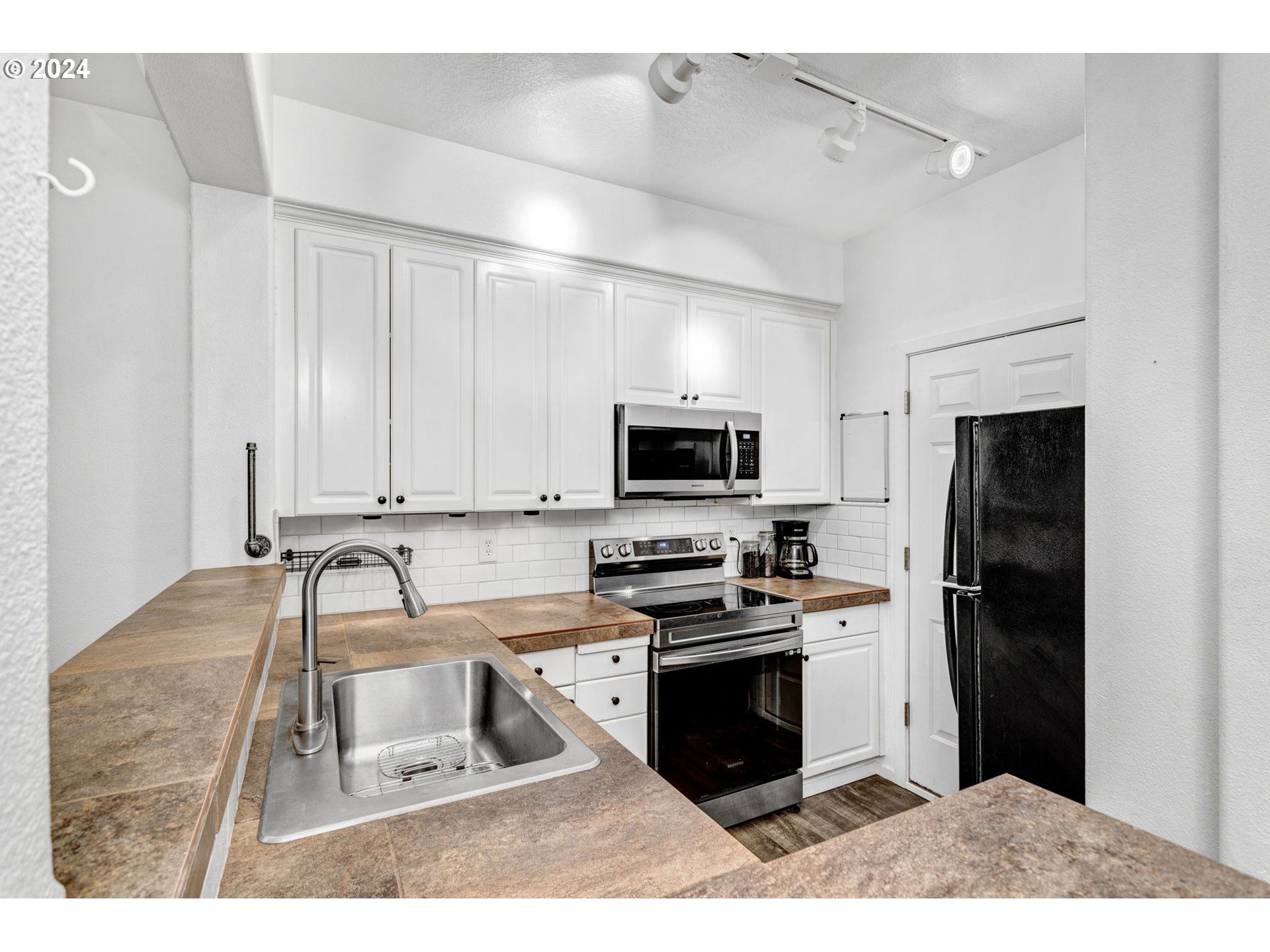 More Details about MLS # 24366324 : 4083 SW 182ND PL