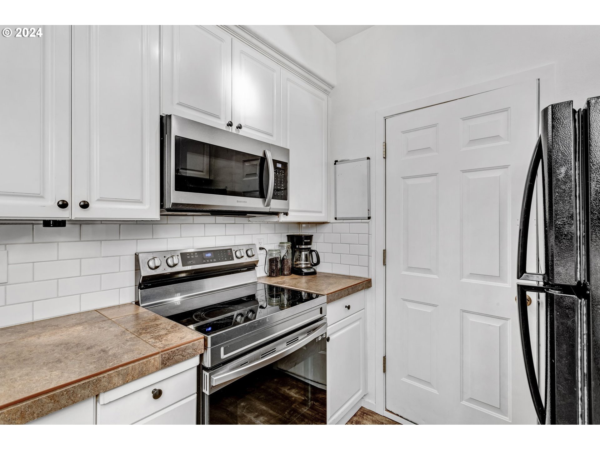 Photo #4: 24366324 Listing 