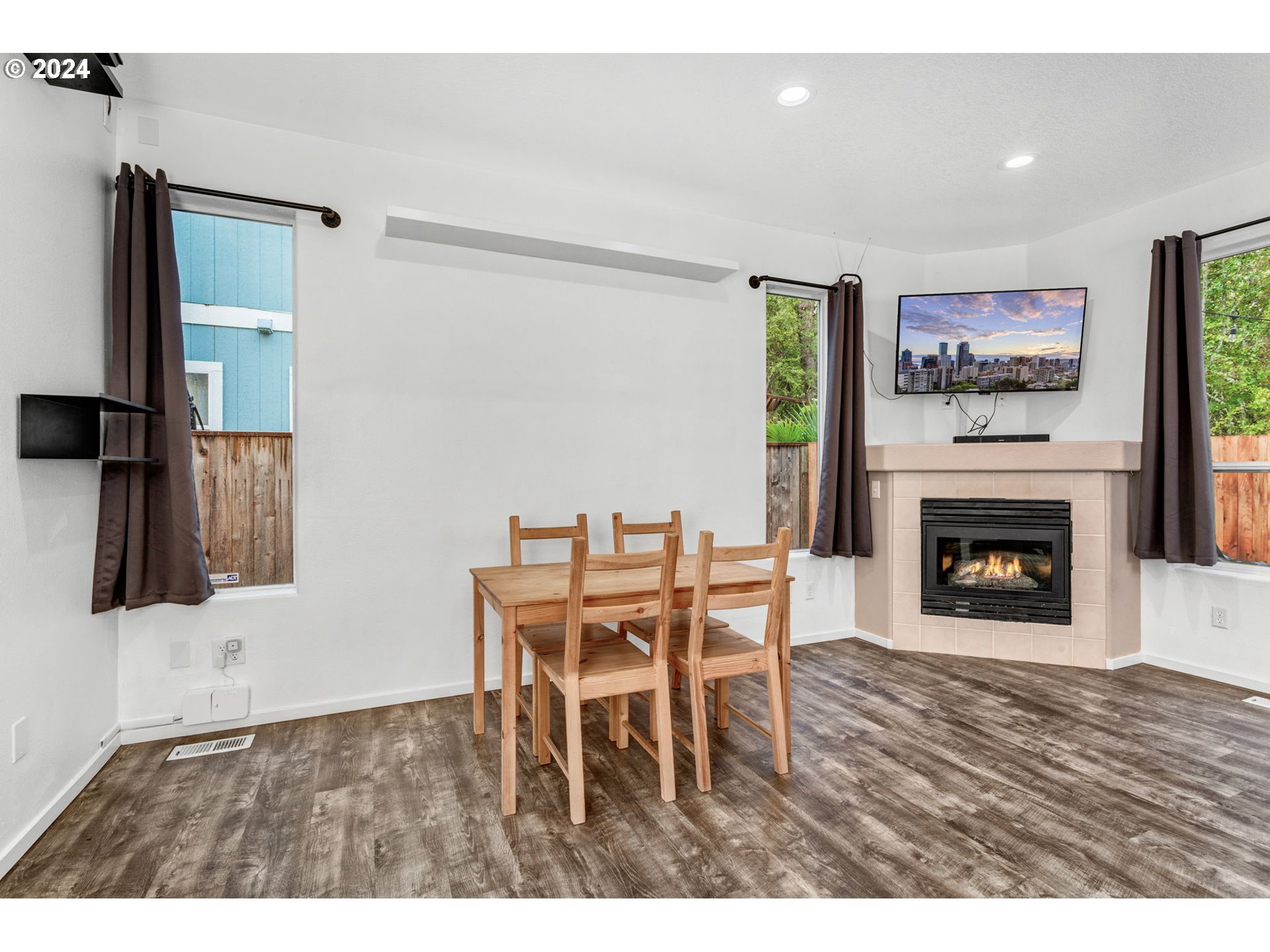 Photo #5: 24366324 Listing 